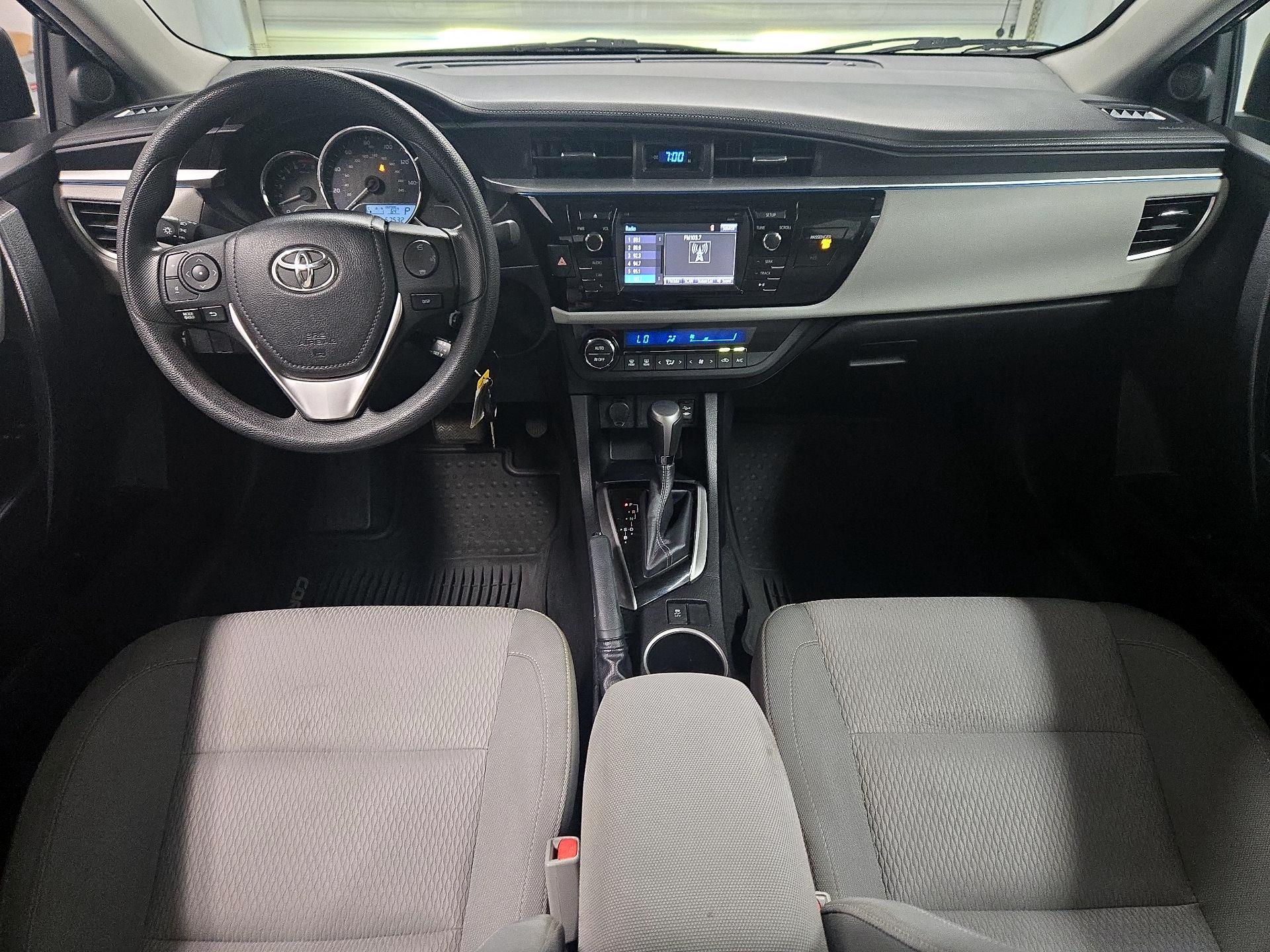 Thumbnail: 2015 Toyota Corolla - 9