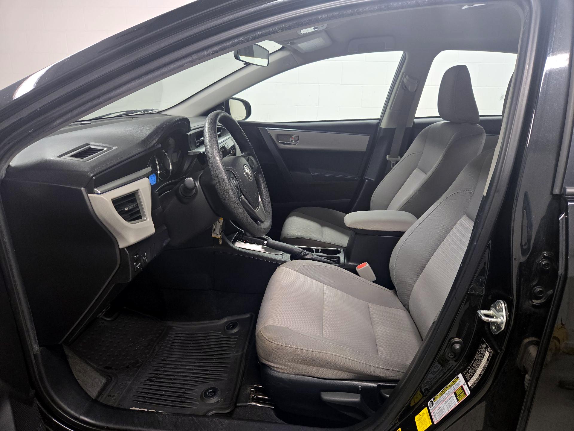 Thumbnail: 2015 Toyota Corolla - 11