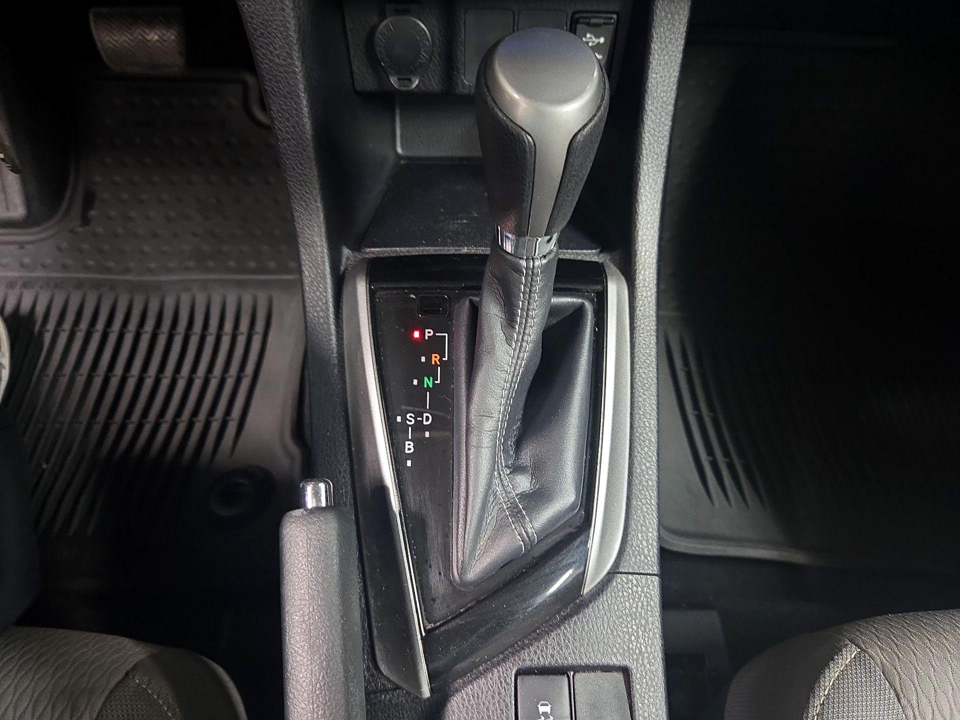 Thumbnail: 2015 Toyota Corolla - 17