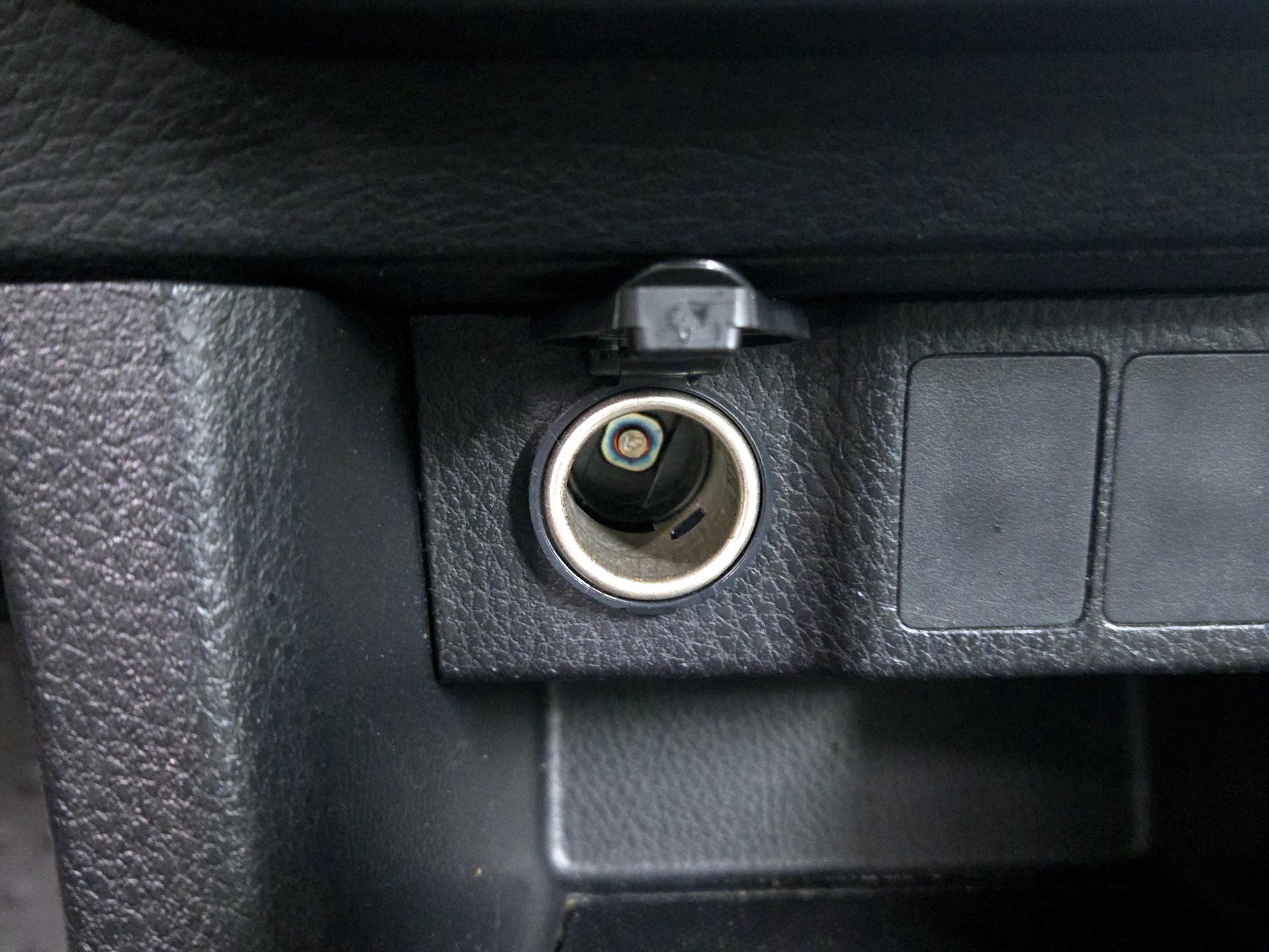 Thumbnail: 2015 Toyota Corolla - 18