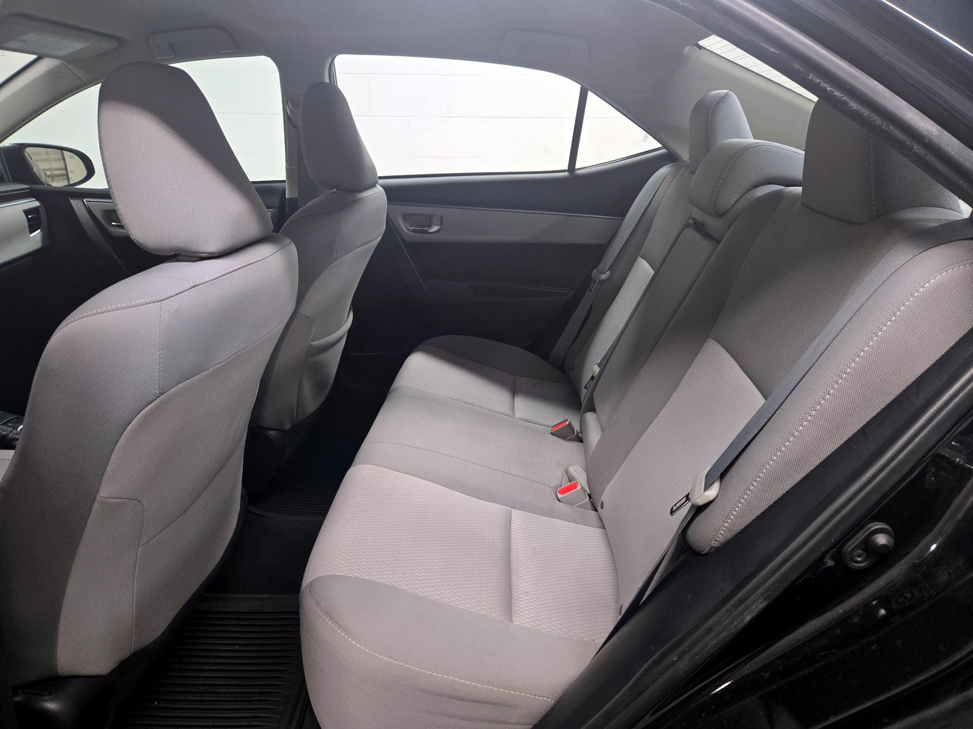 Thumbnail: 2015 Toyota Corolla - 19