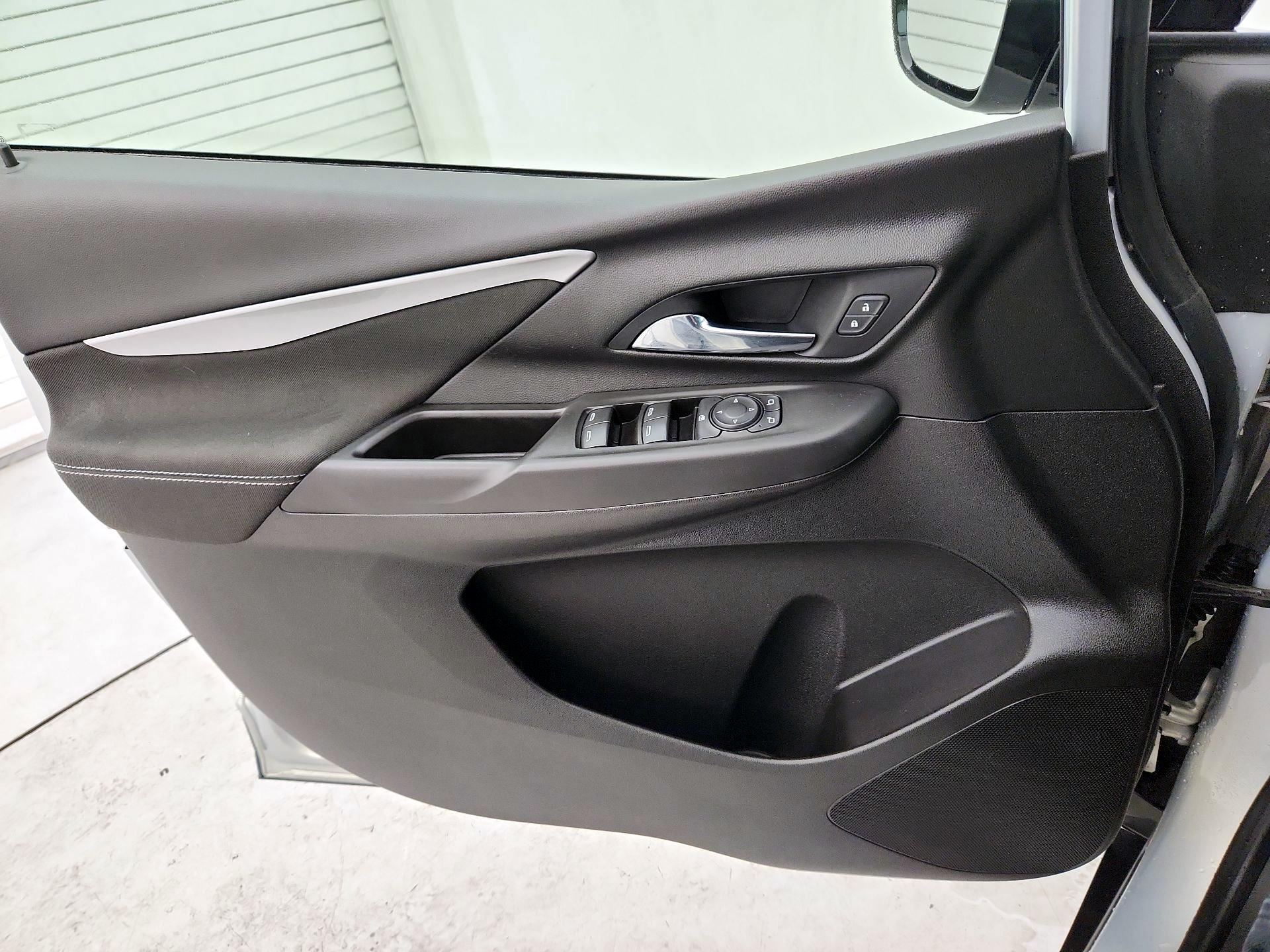 Thumbnail: 2022 Chevrolet Bolt EV - 12