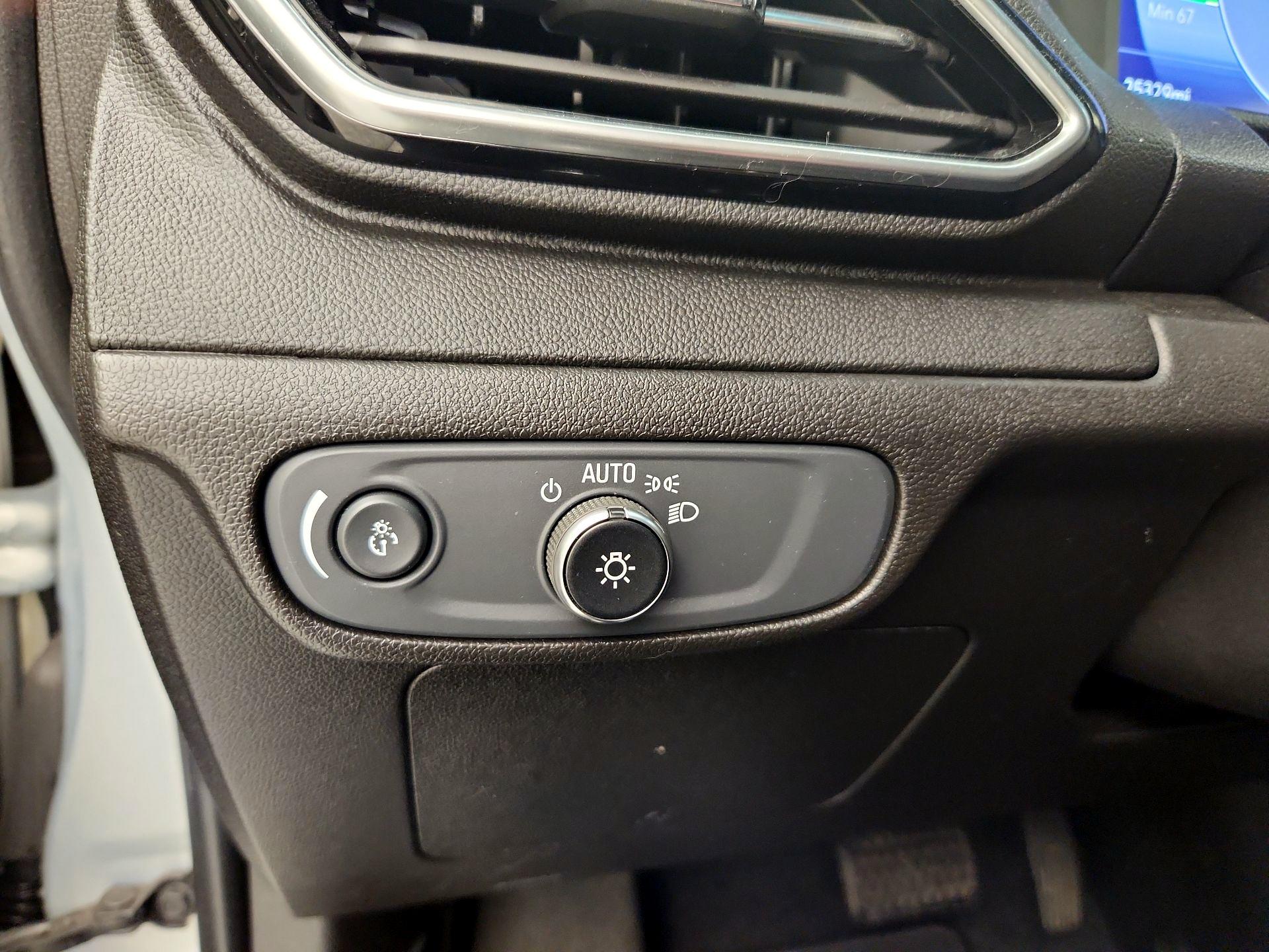 Thumbnail: 2022 Chevrolet Bolt EV - 13