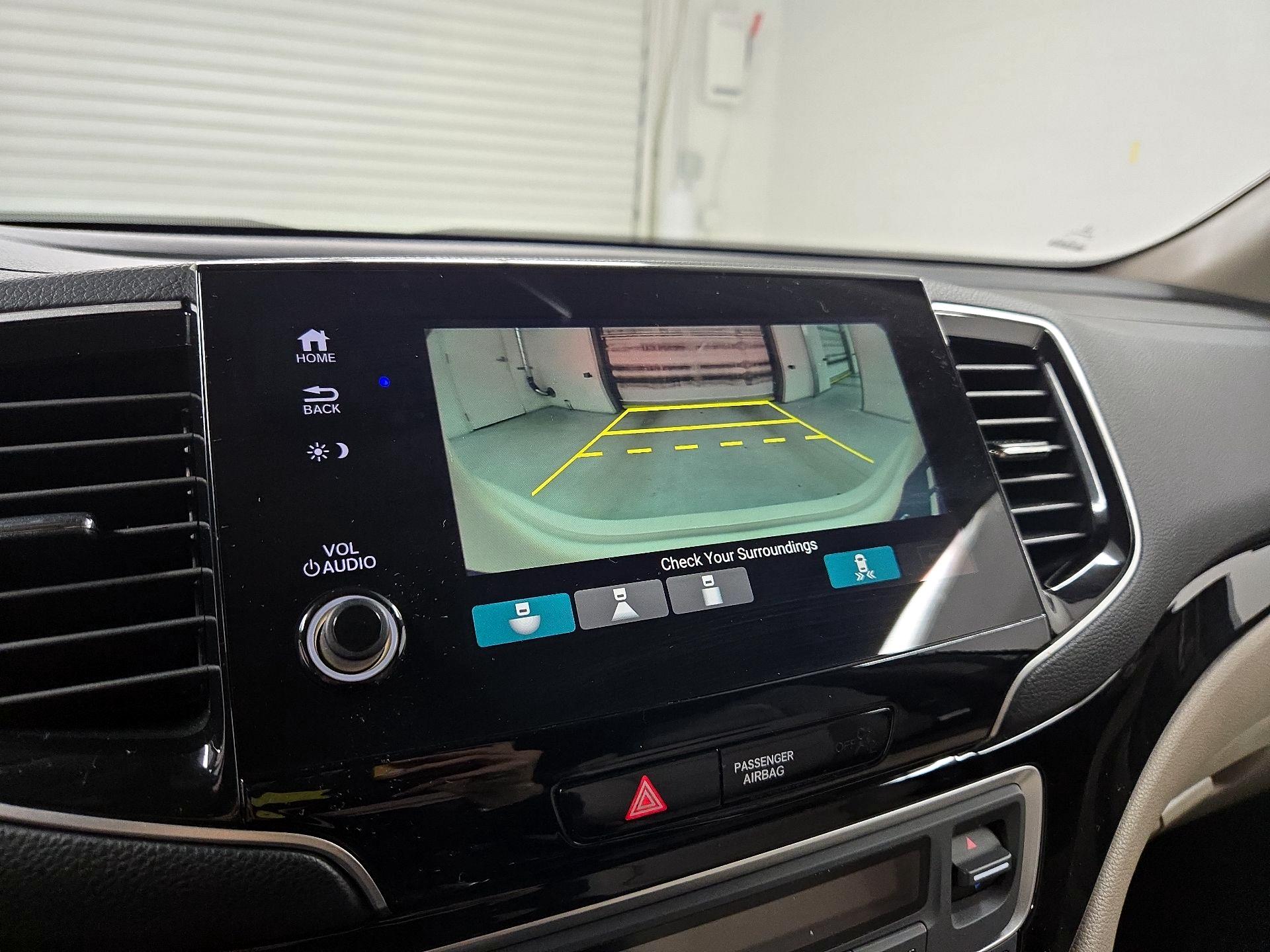 Thumbnail: 2019 Honda Pilot - 15