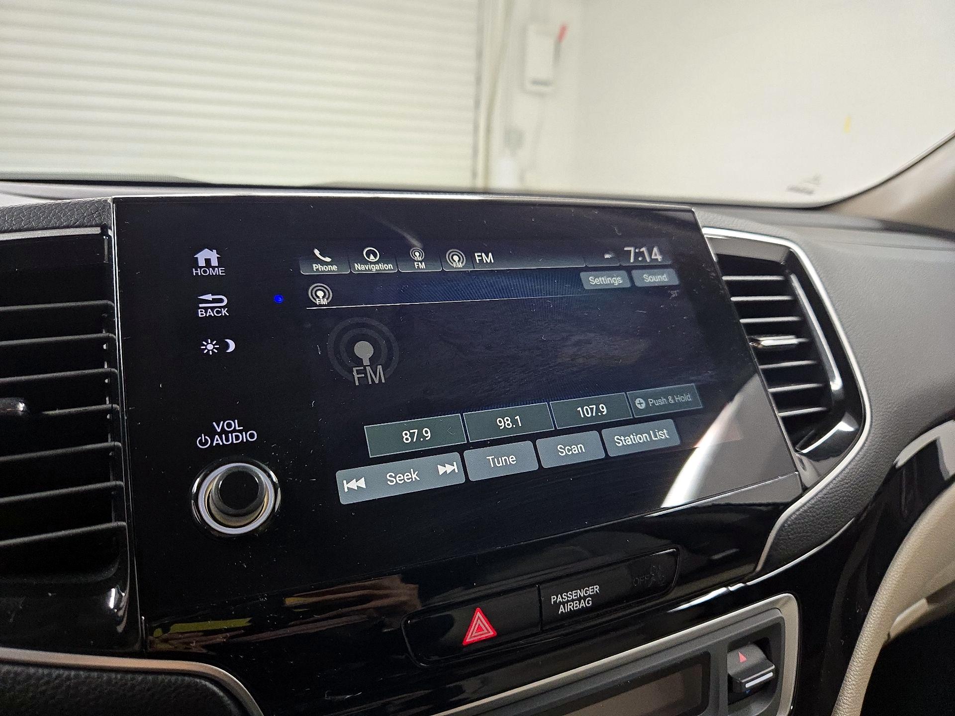 Thumbnail: 2019 Honda Pilot - 16