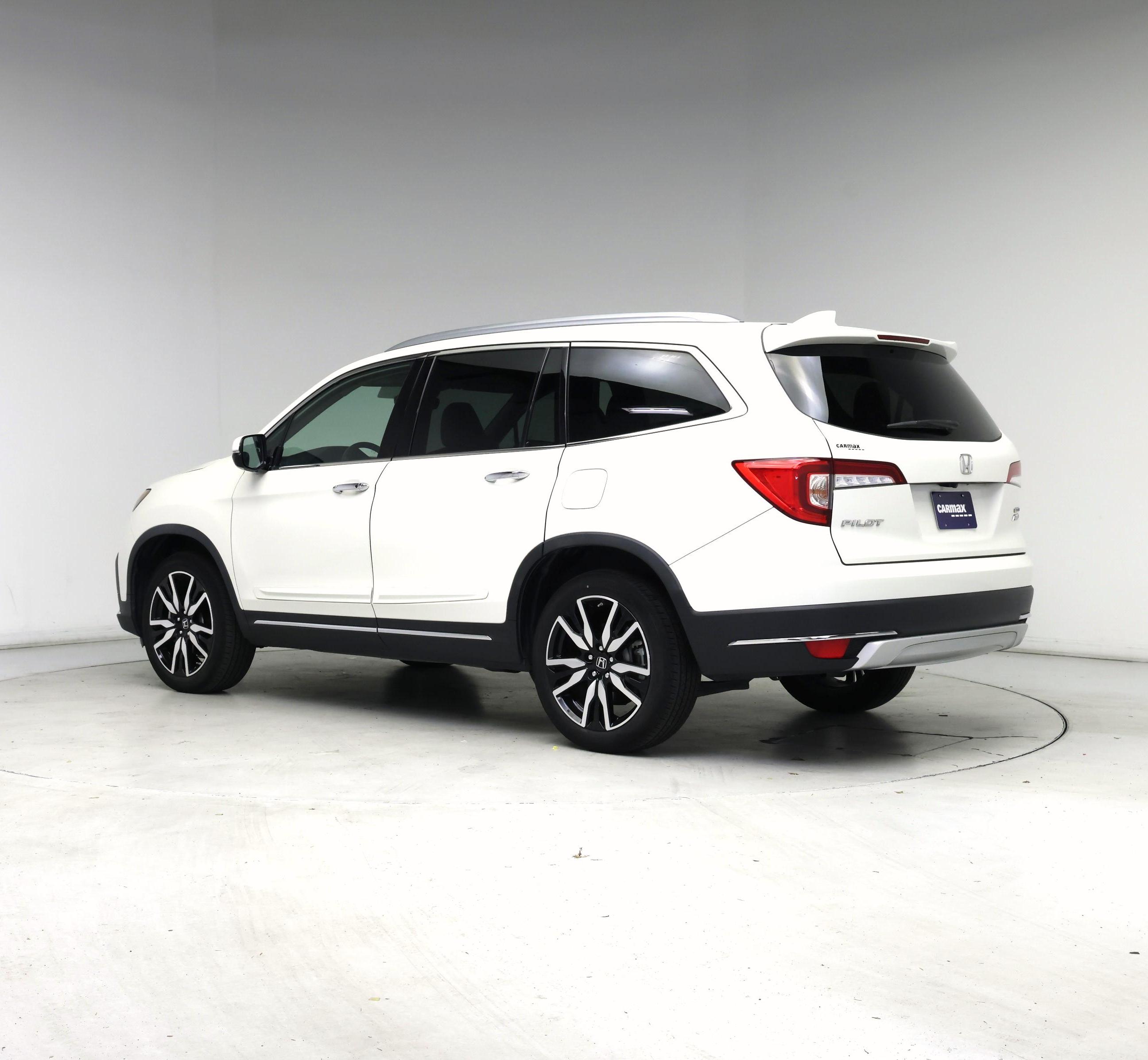 Thumbnail: 2019 Honda Pilot - 2