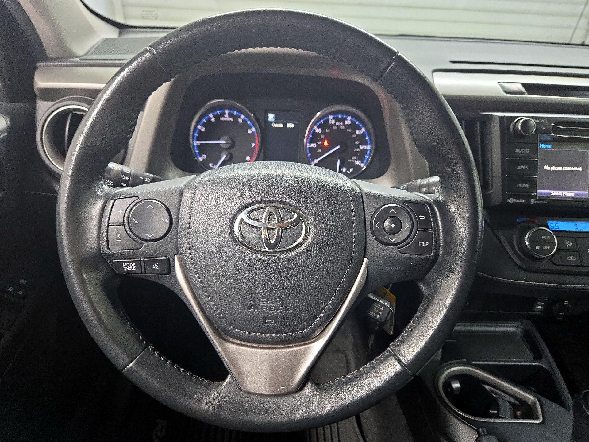 Thumbnail: 2016 Toyota RAV4 - 10
