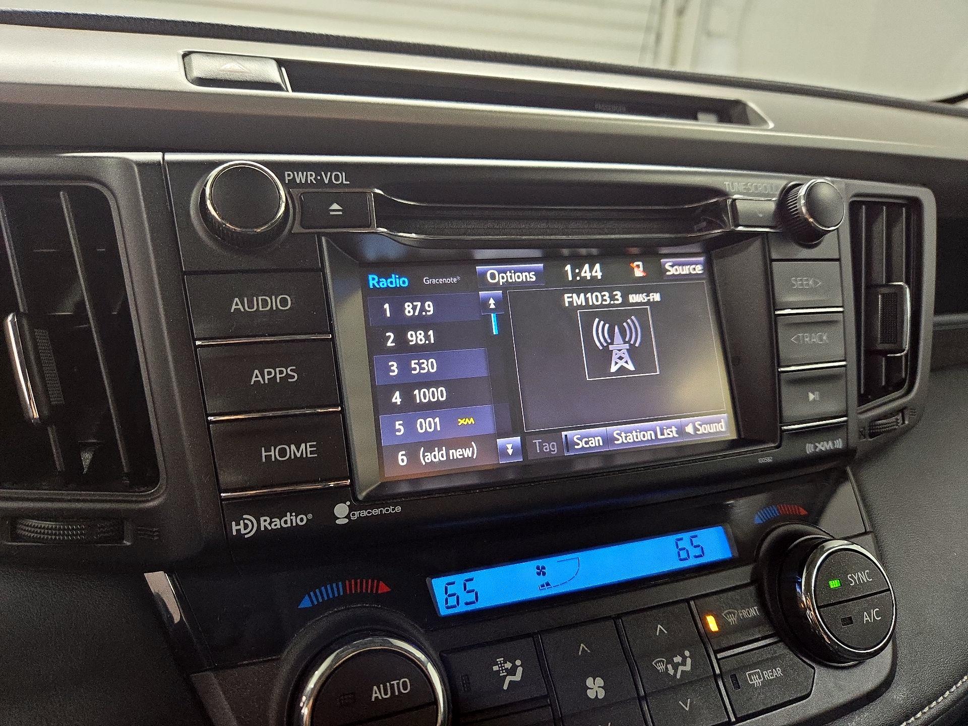 Thumbnail: 2016 Toyota RAV4 - 15