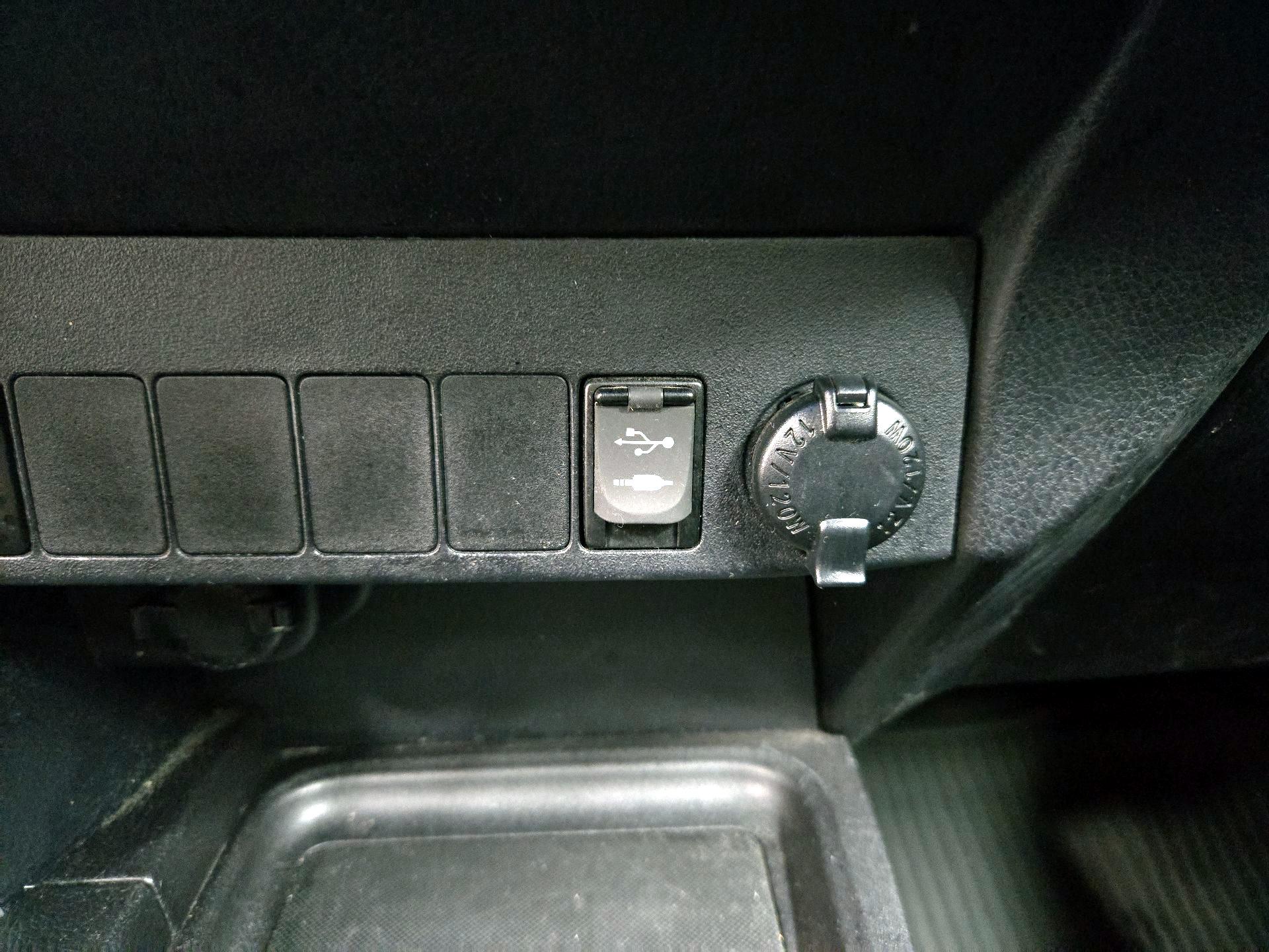 Thumbnail: 2016 Toyota RAV4 - 18