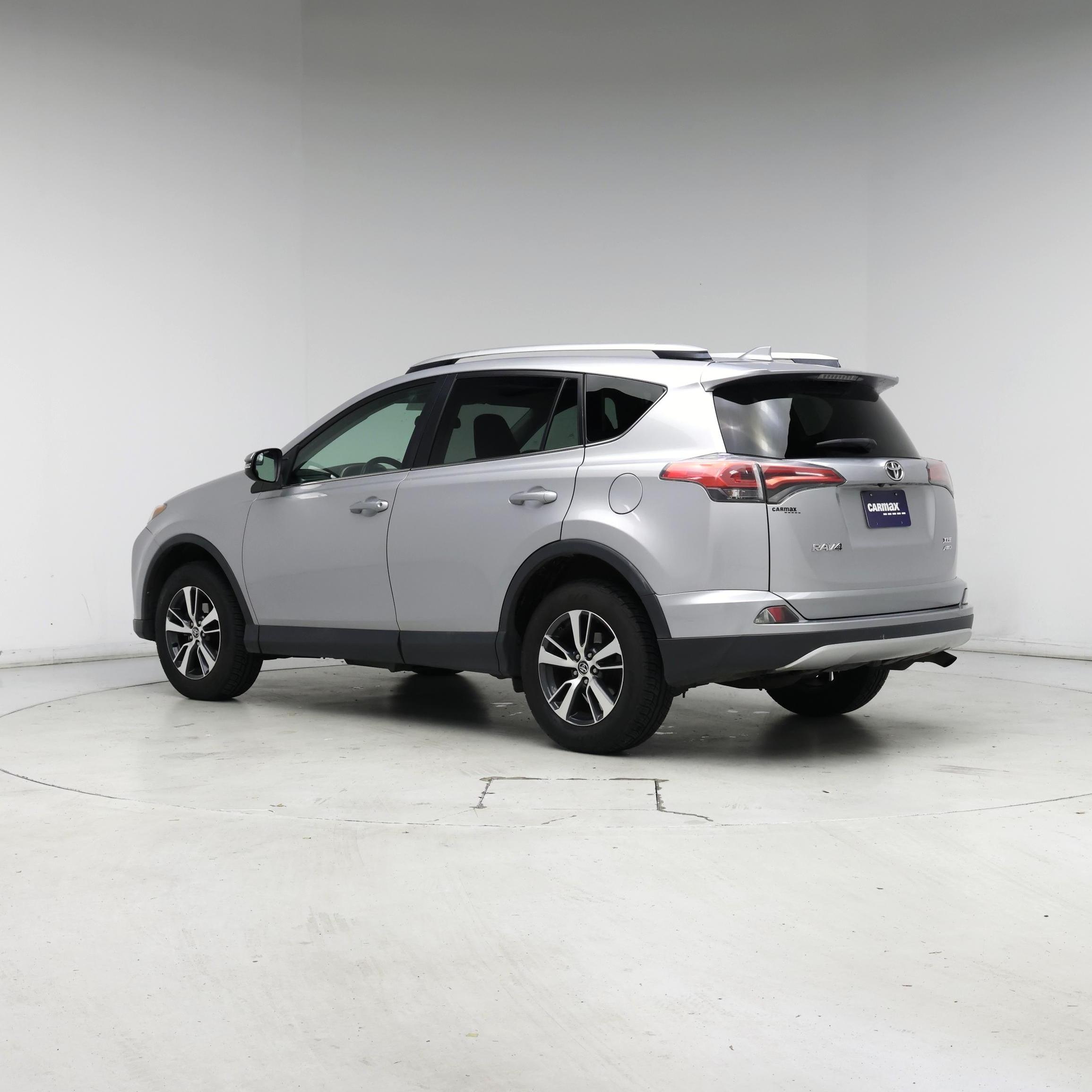 Thumbnail: 2016 Toyota RAV4 - 2