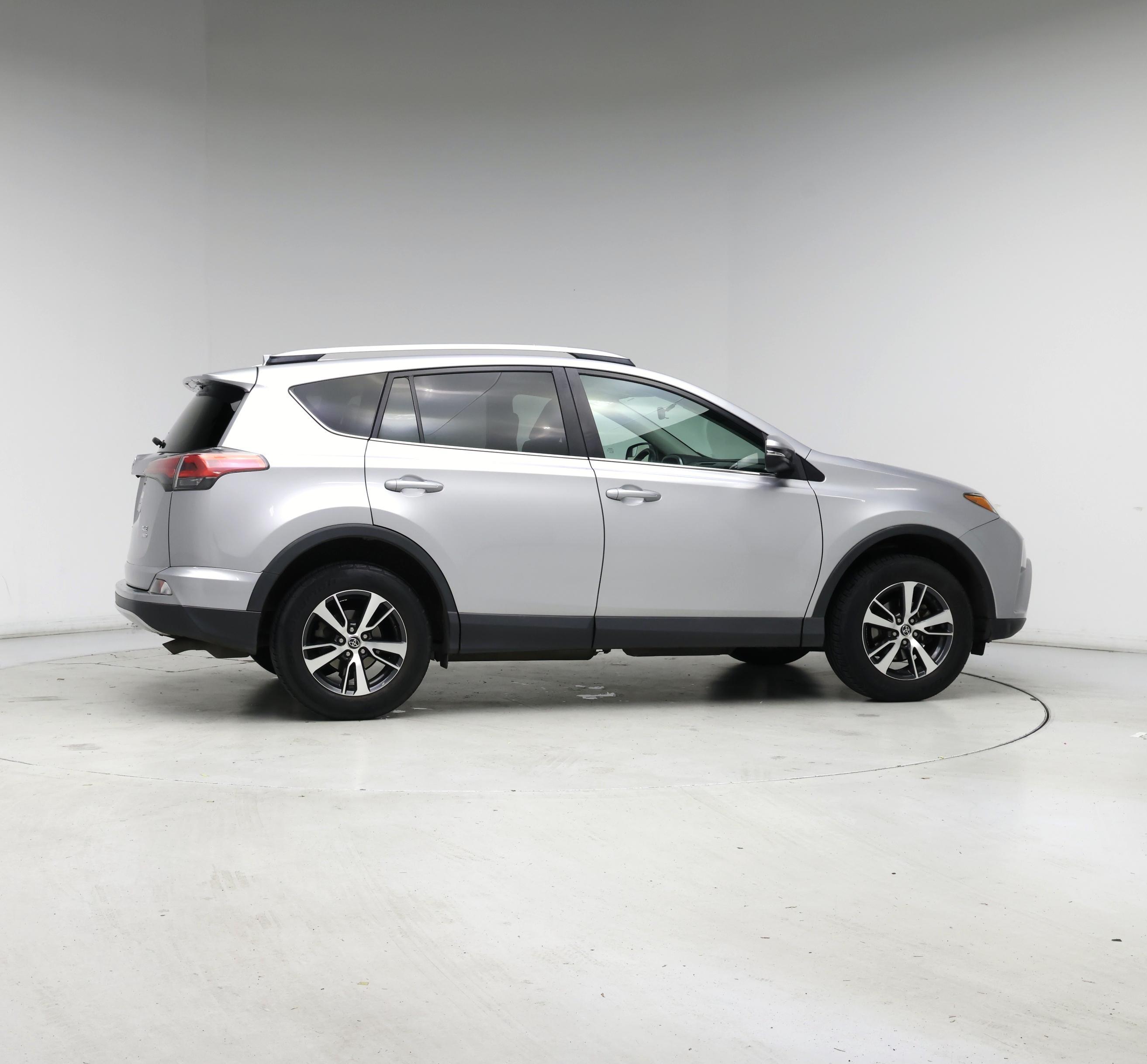 Thumbnail: 2016 Toyota RAV4 - 7