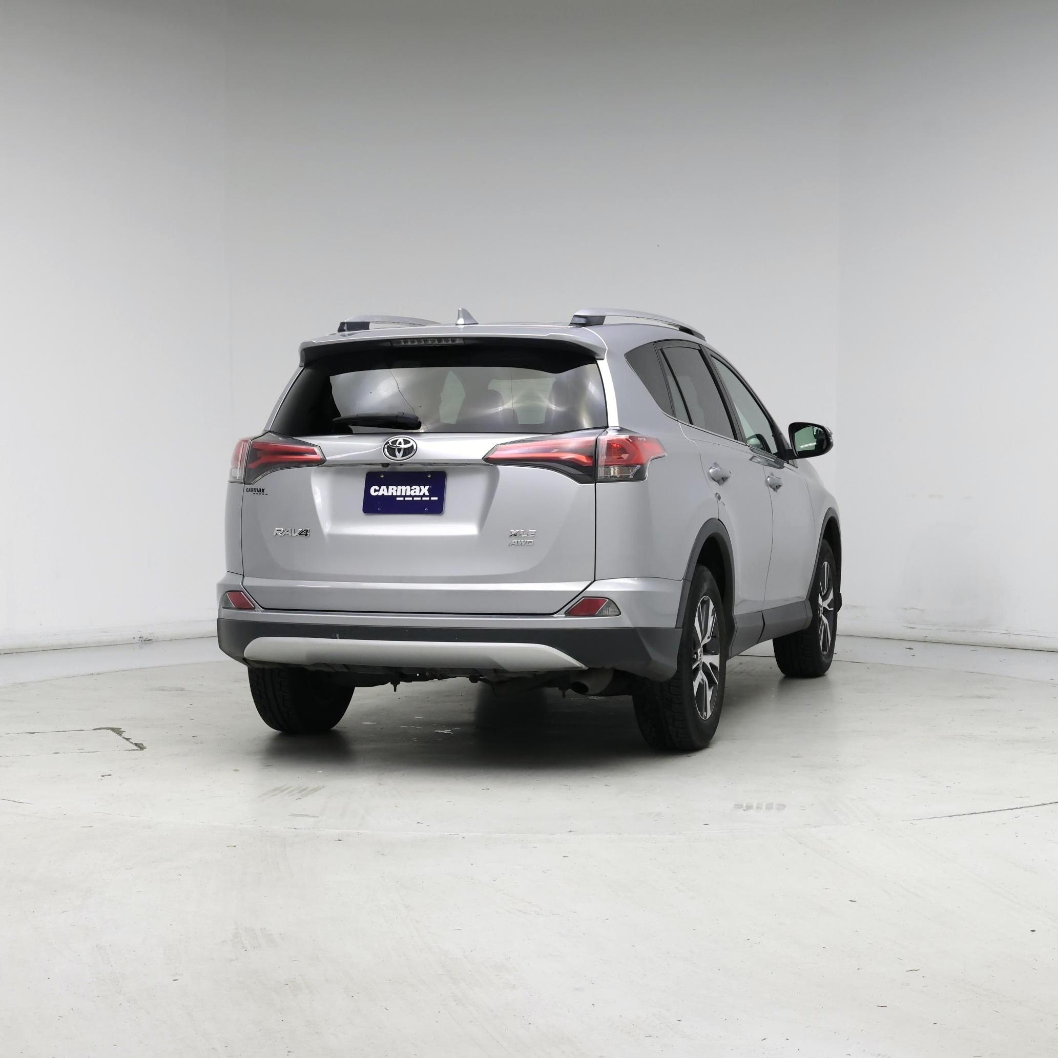 Thumbnail: 2016 Toyota RAV4 - 8