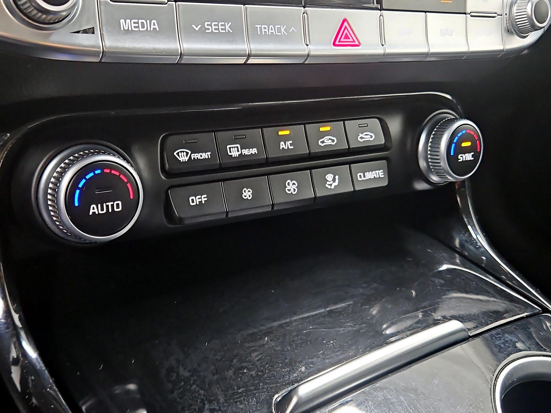 Thumbnail: 2018 Kia Stinger - 18