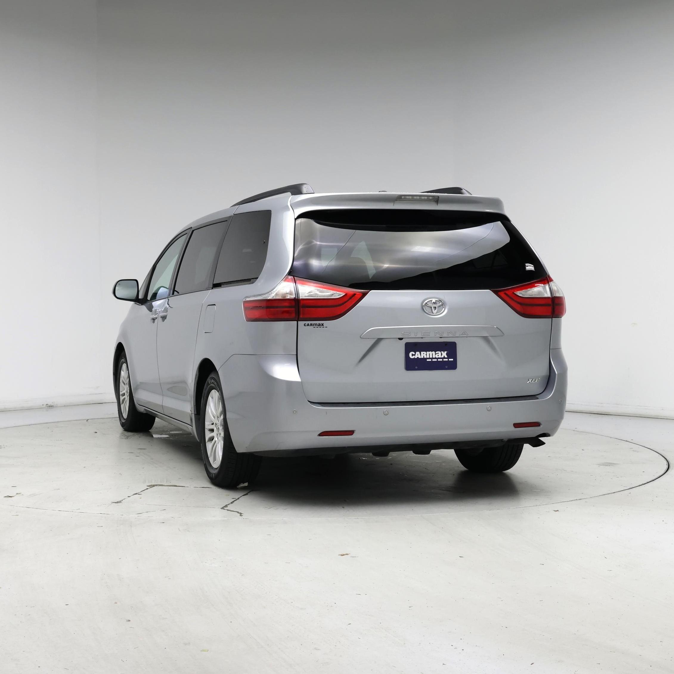 Thumbnail: 2015 Toyota Sienna - 6