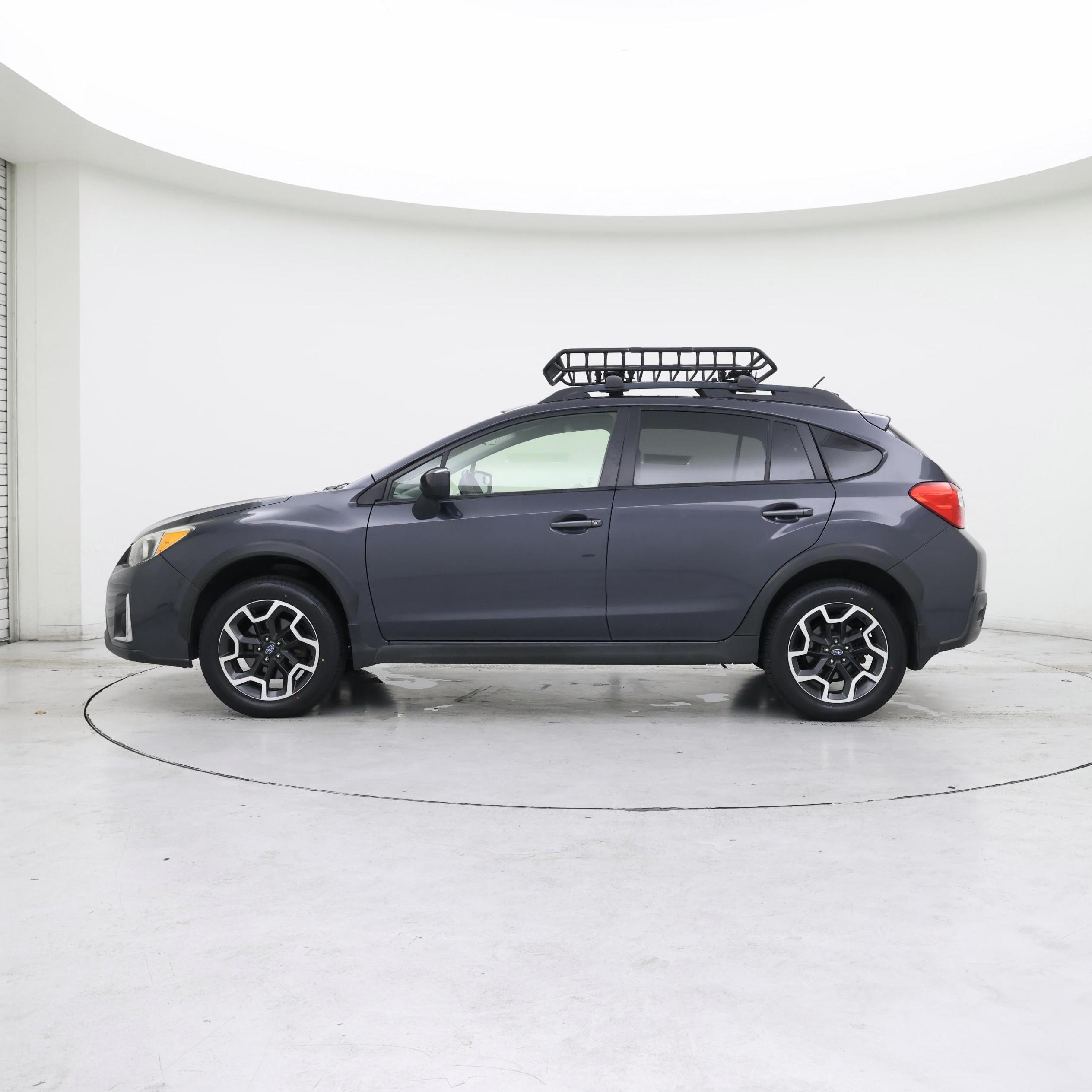 Thumbnail: 2017 Subaru Crosstrek - 3