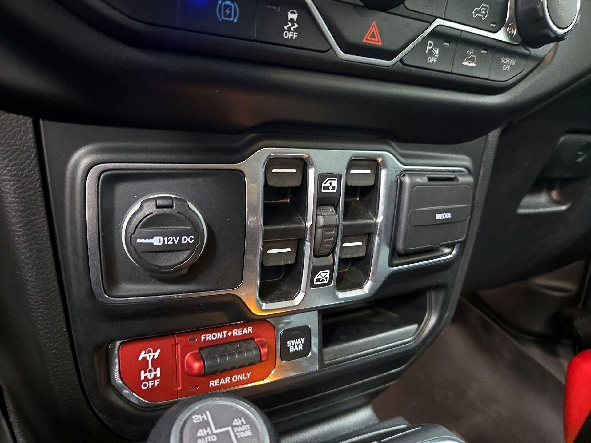 Thumbnail: 2022 Jeep Wrangler - 19