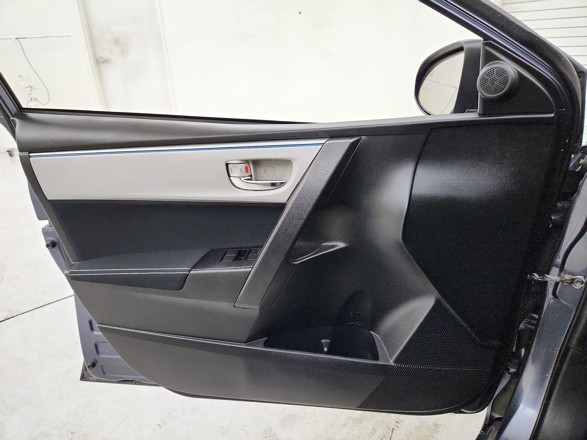 Thumbnail: 2015 Toyota Corolla - 12