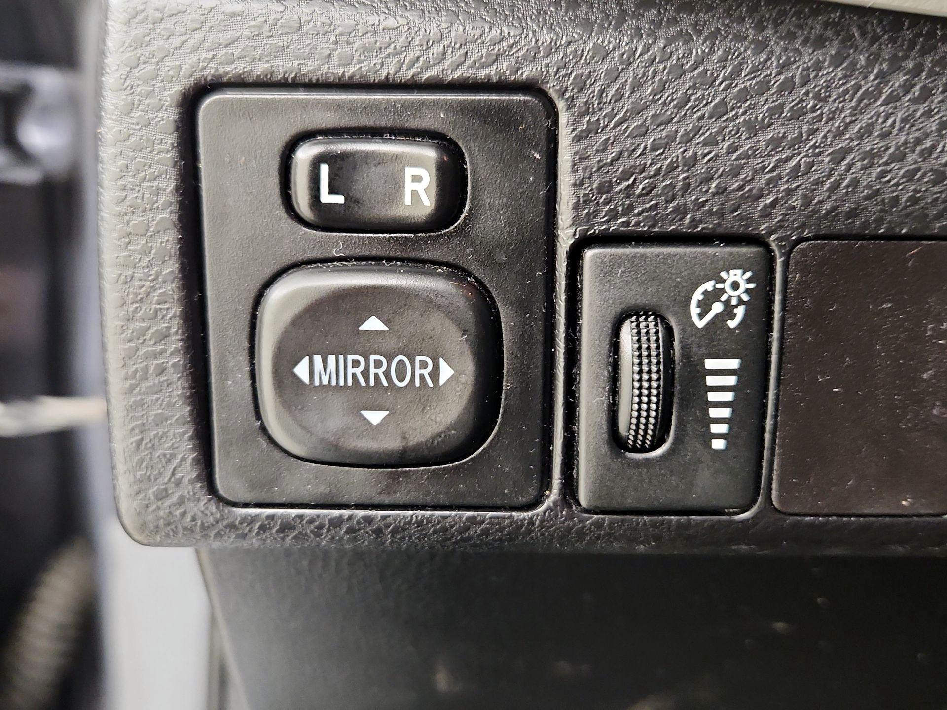 Thumbnail: 2015 Toyota Corolla - 13