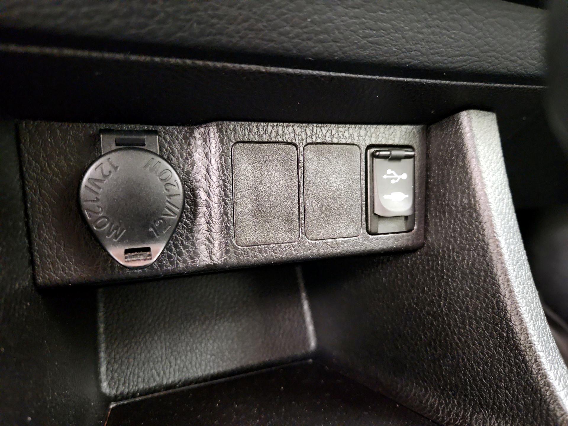 Thumbnail: 2015 Toyota Corolla - 18