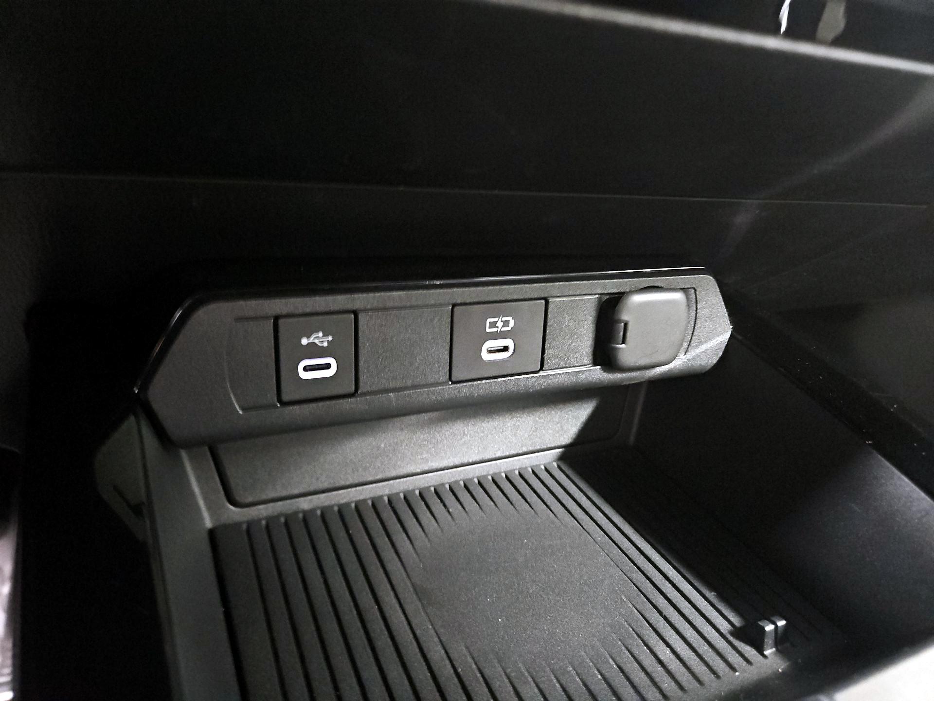 Thumbnail: 2025 Toyota Prius - 18