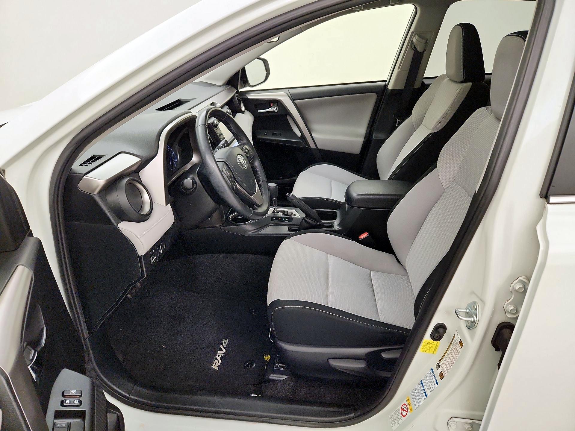 Thumbnail: 2018 Toyota RAV4 - 11