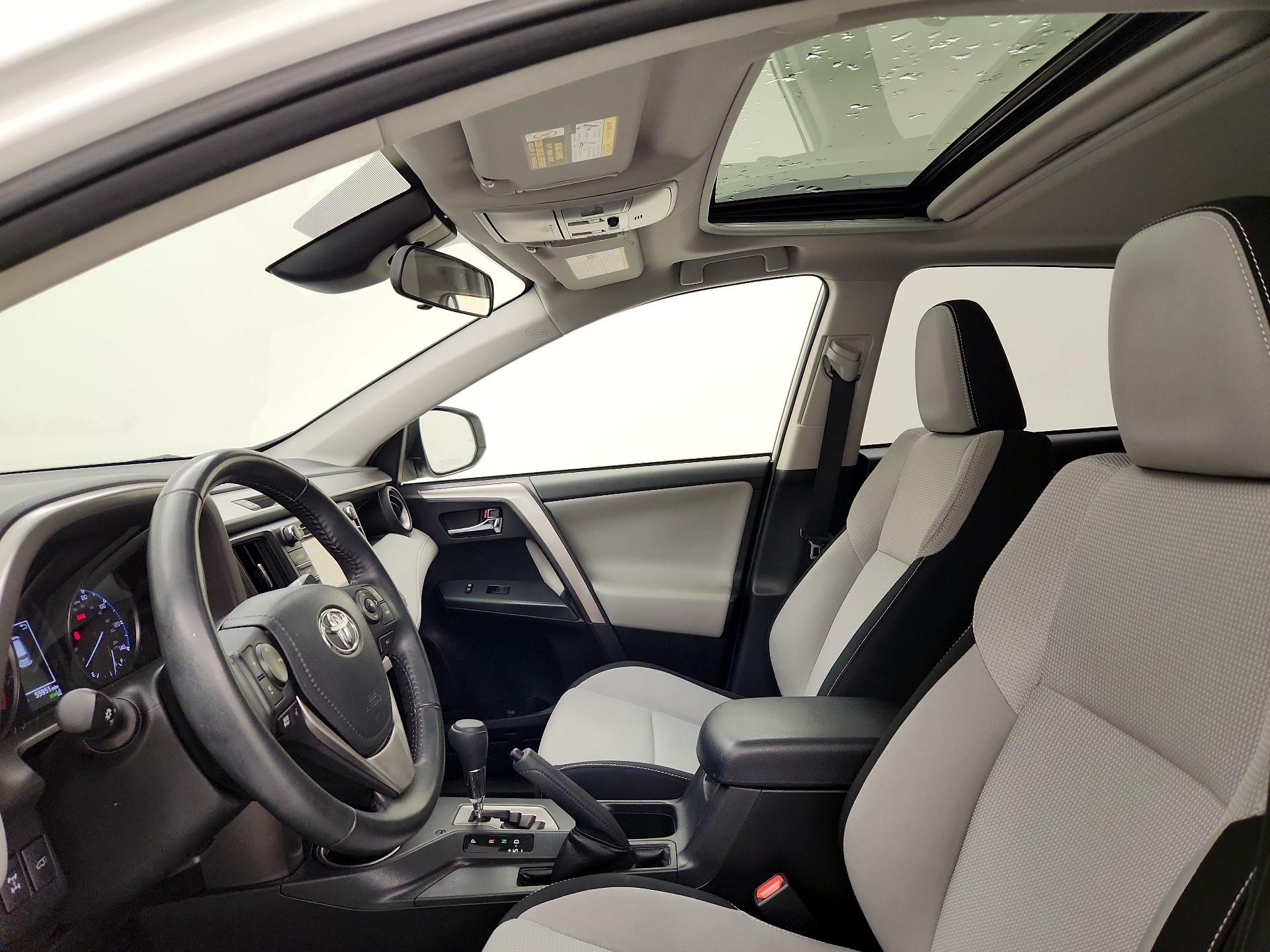 Thumbnail: 2018 Toyota RAV4 - 19