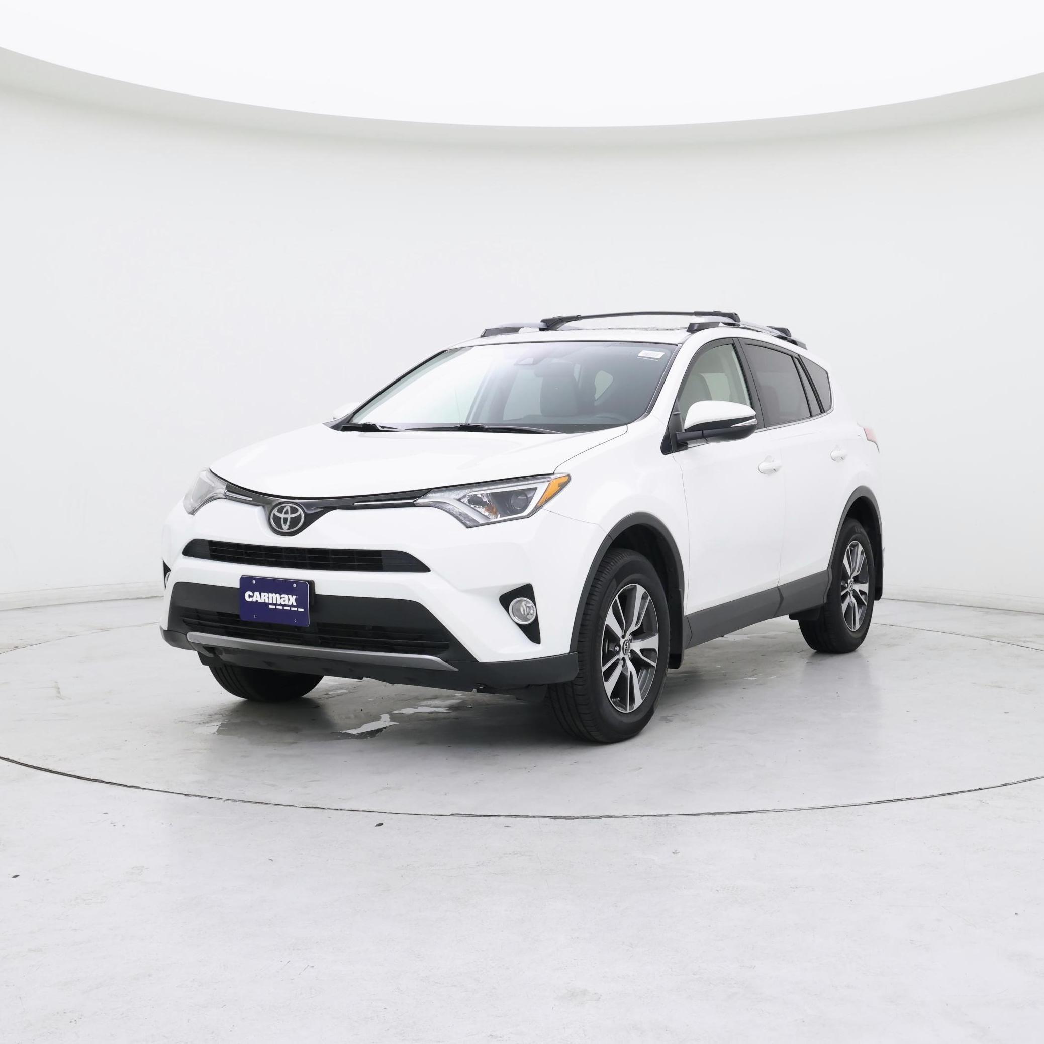 Thumbnail: 2018 Toyota RAV4 - 4