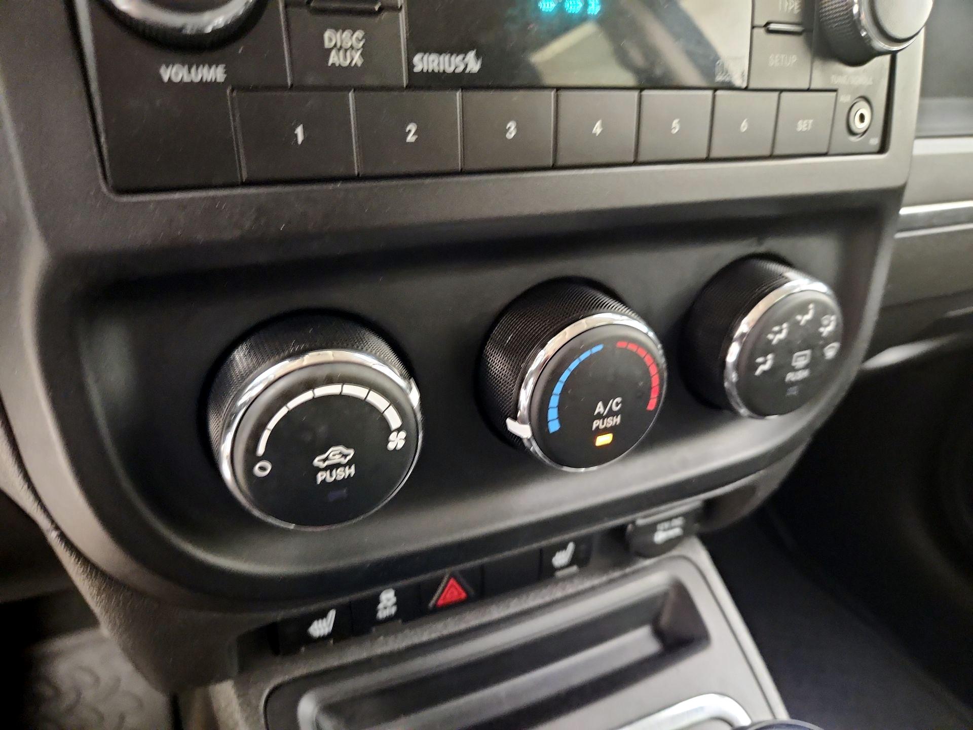 Thumbnail: 2014 Jeep Patriot - 14