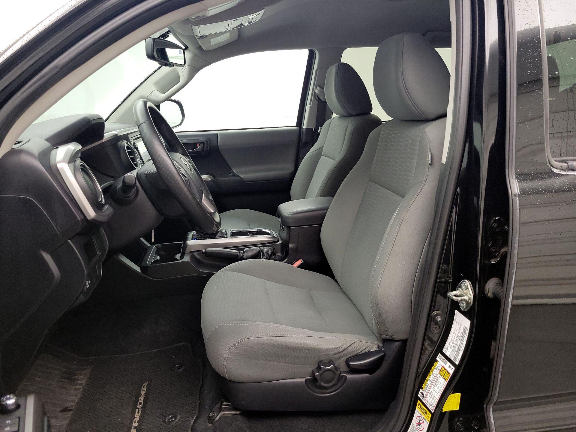 Thumbnail: 2016 Toyota Tacoma - 11