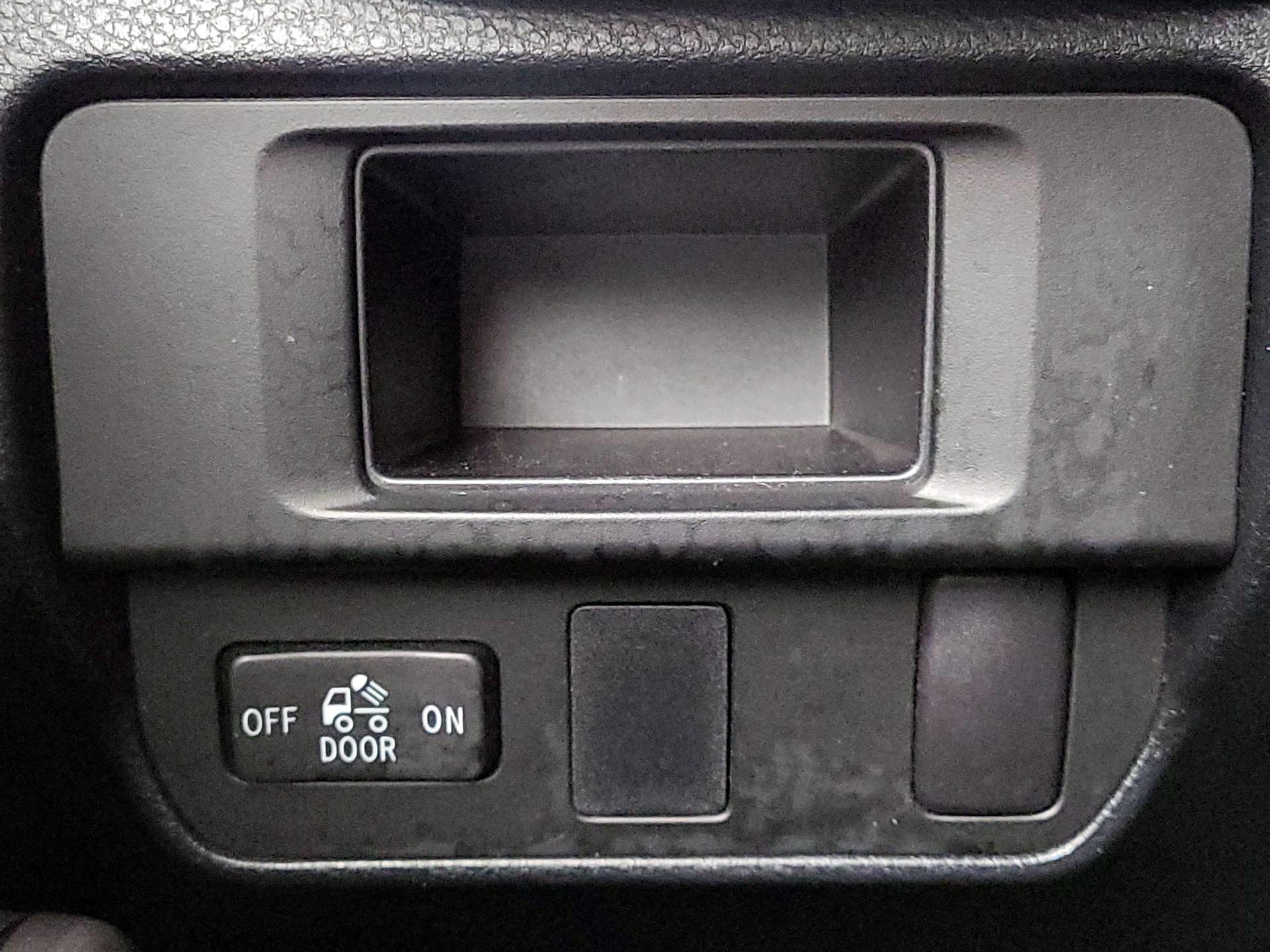 Thumbnail: 2016 Toyota Tacoma - 13