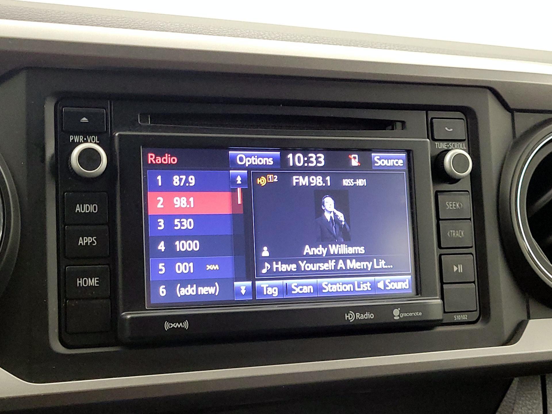 Thumbnail: 2016 Toyota Tacoma - 15