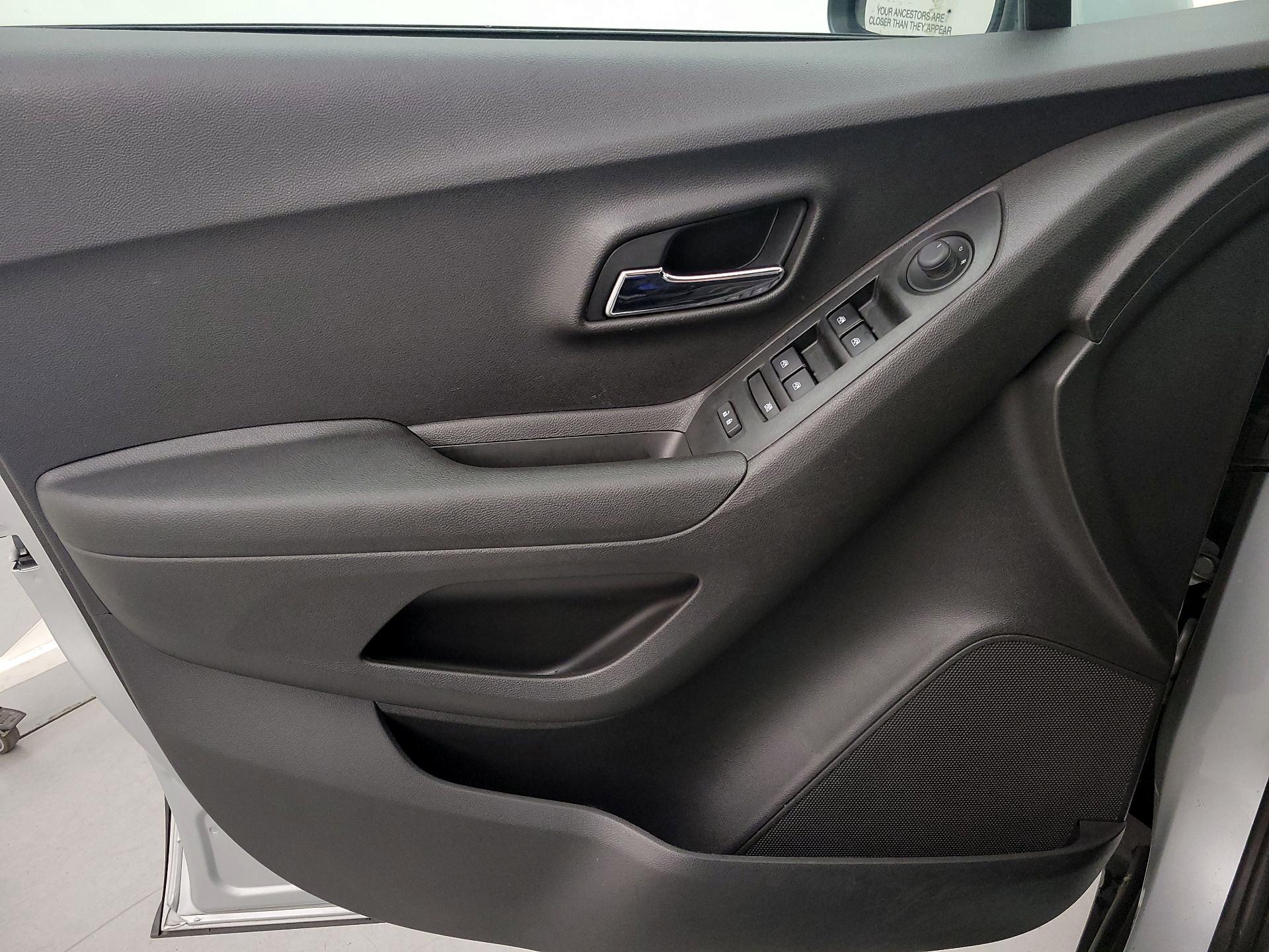 Thumbnail: 2020 Chevrolet Trax - 12