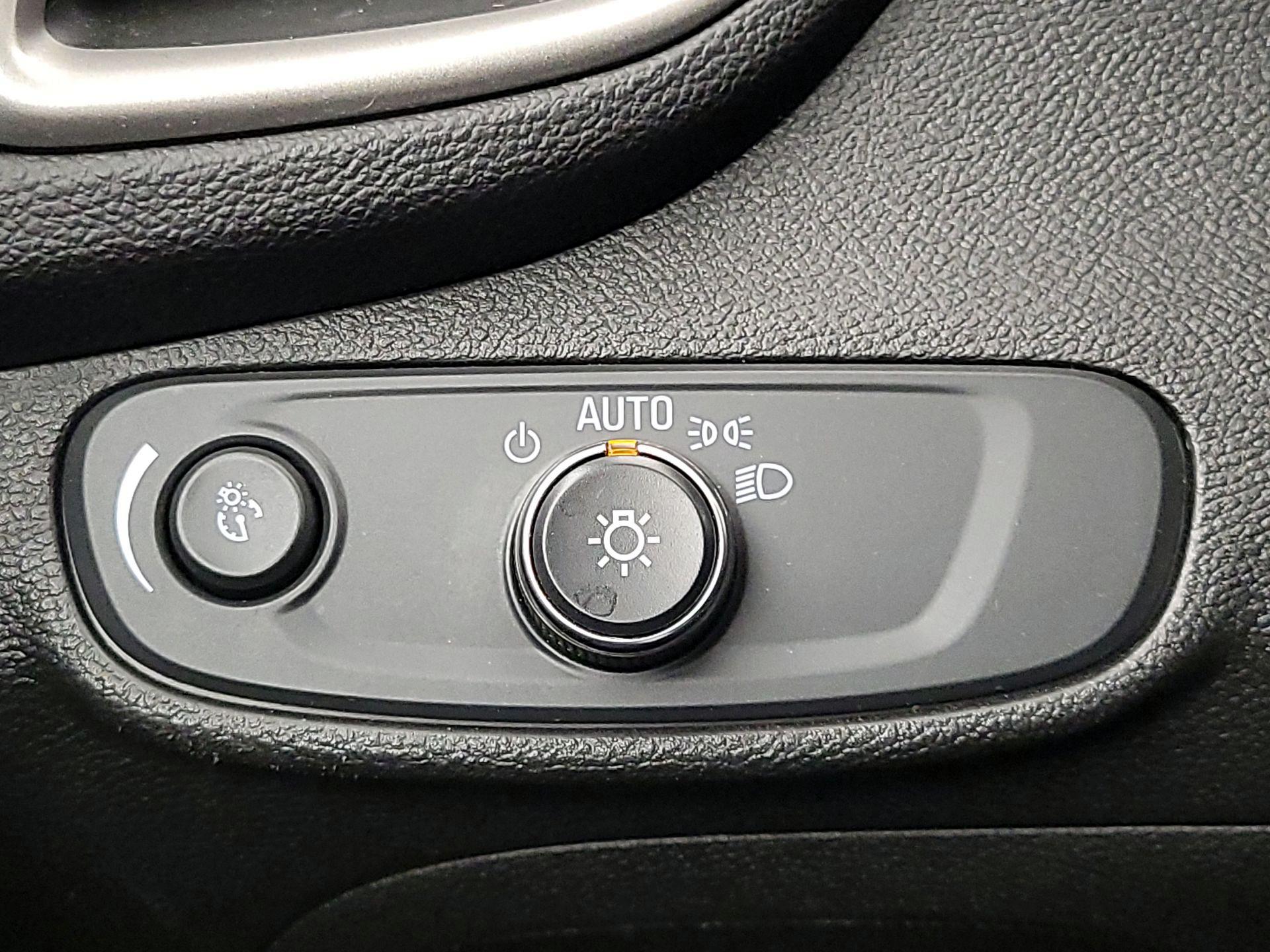 Thumbnail: 2020 Chevrolet Trax - 13