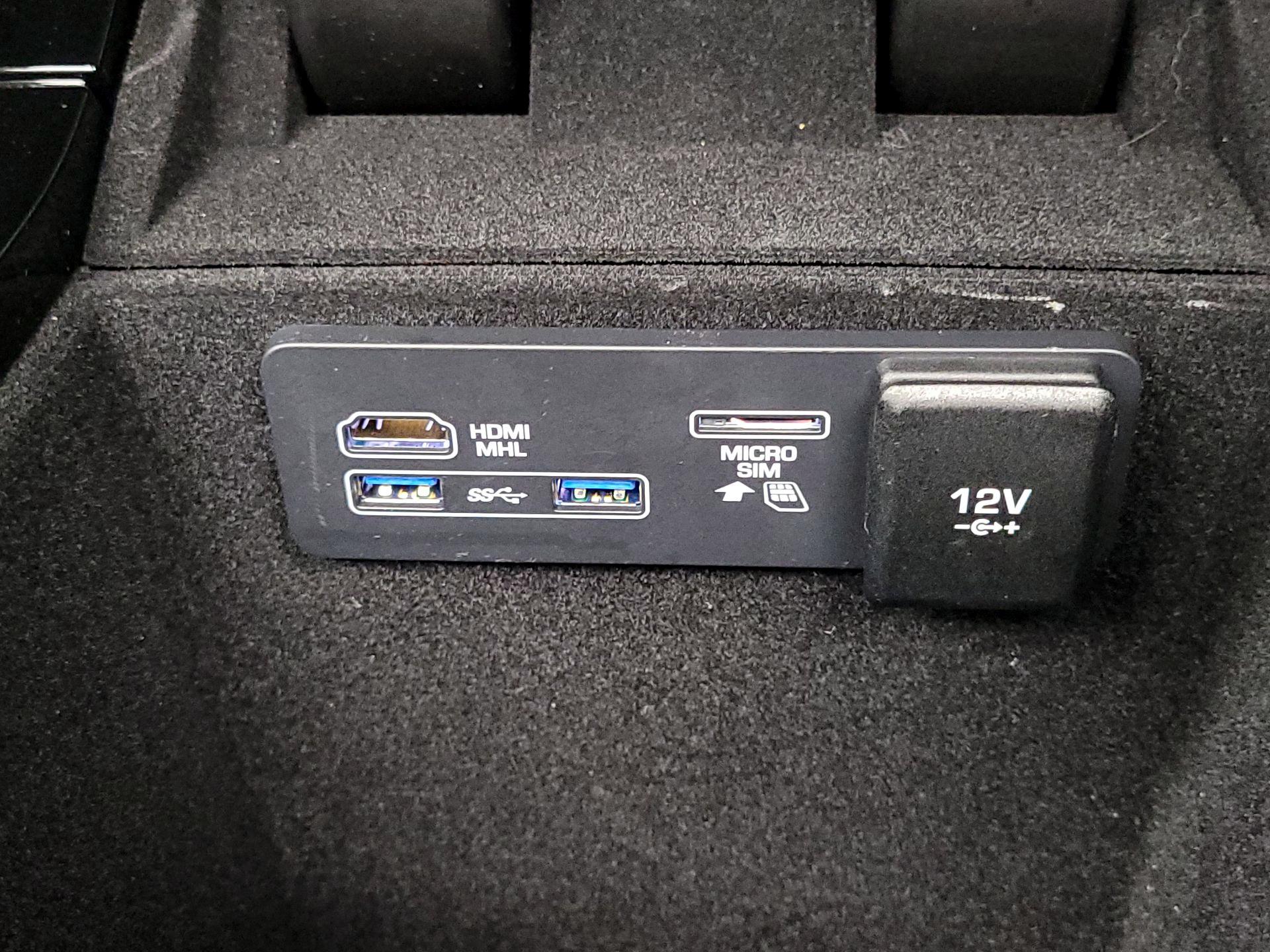 Thumbnail: 2018 Land Rover Range Rover Velar - 19