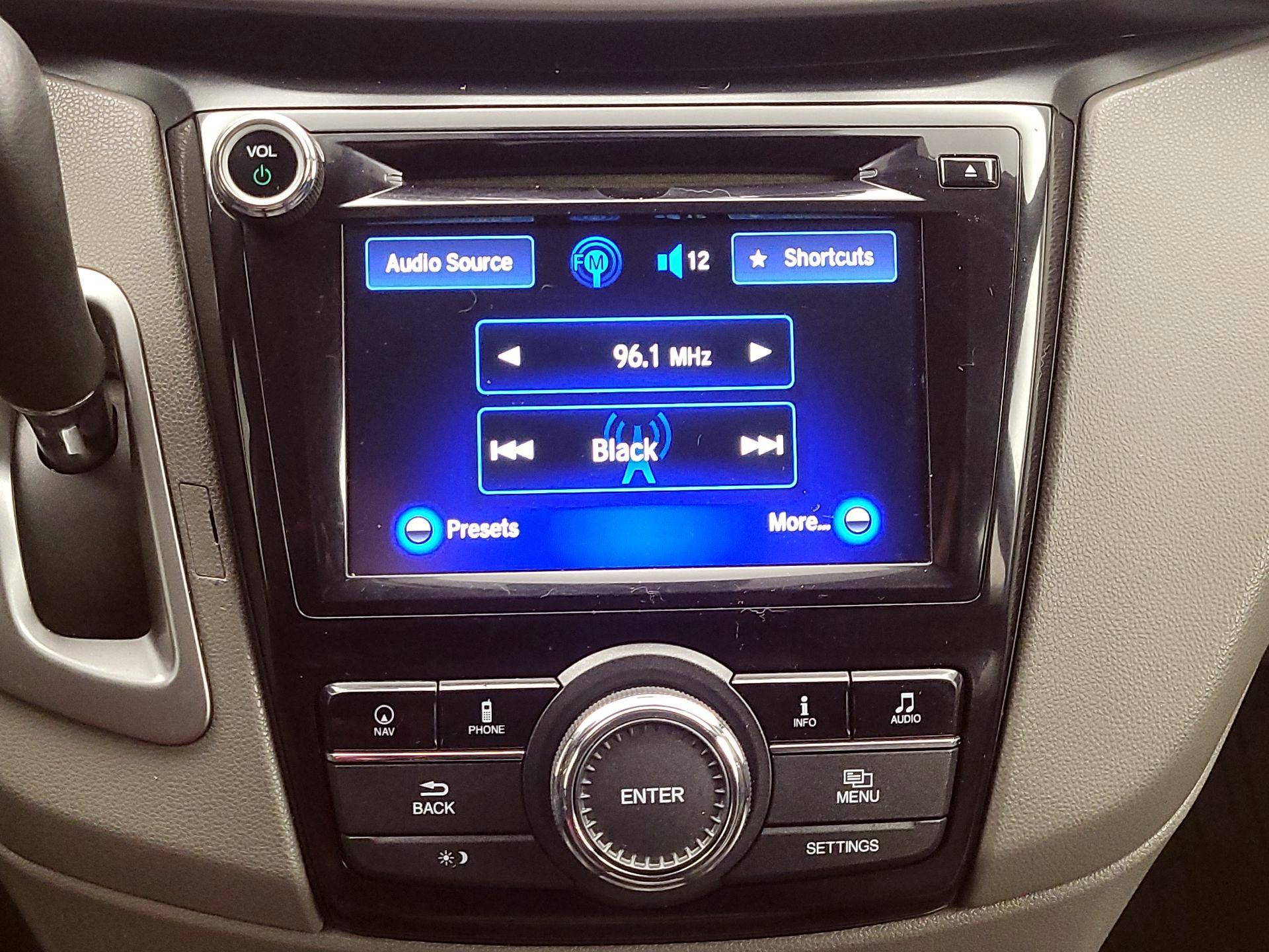 Thumbnail: 2015 Honda Odyssey - 16