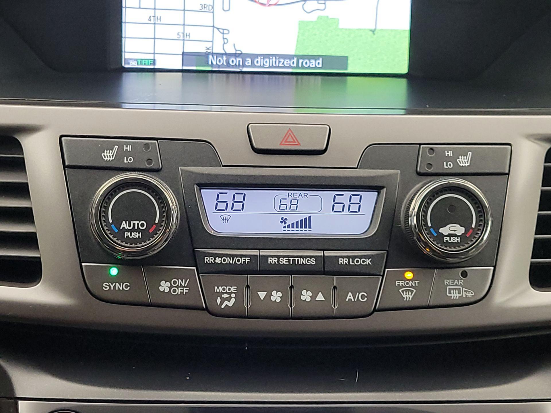 Thumbnail: 2015 Honda Odyssey - 17