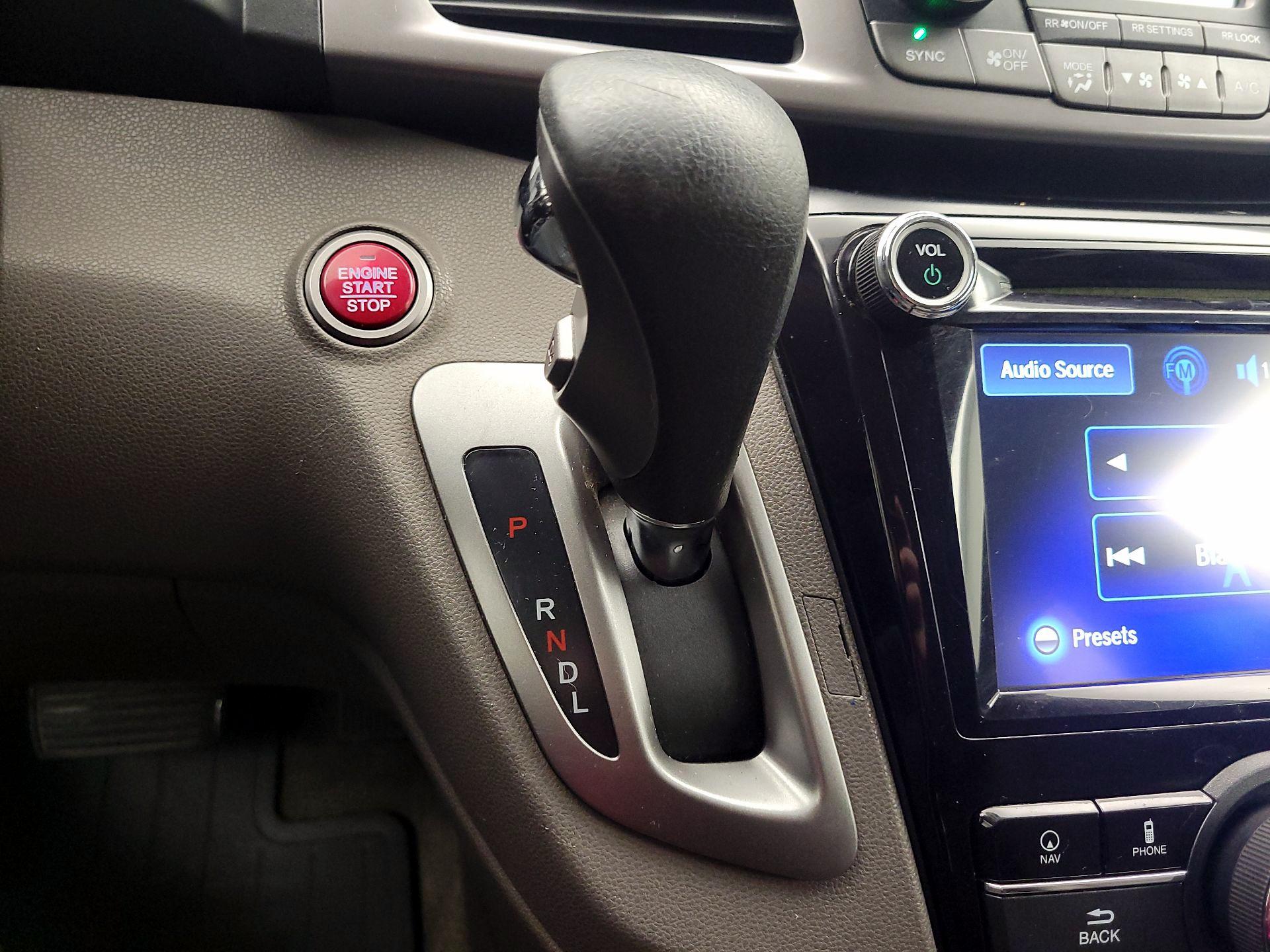 Thumbnail: 2015 Honda Odyssey - 18