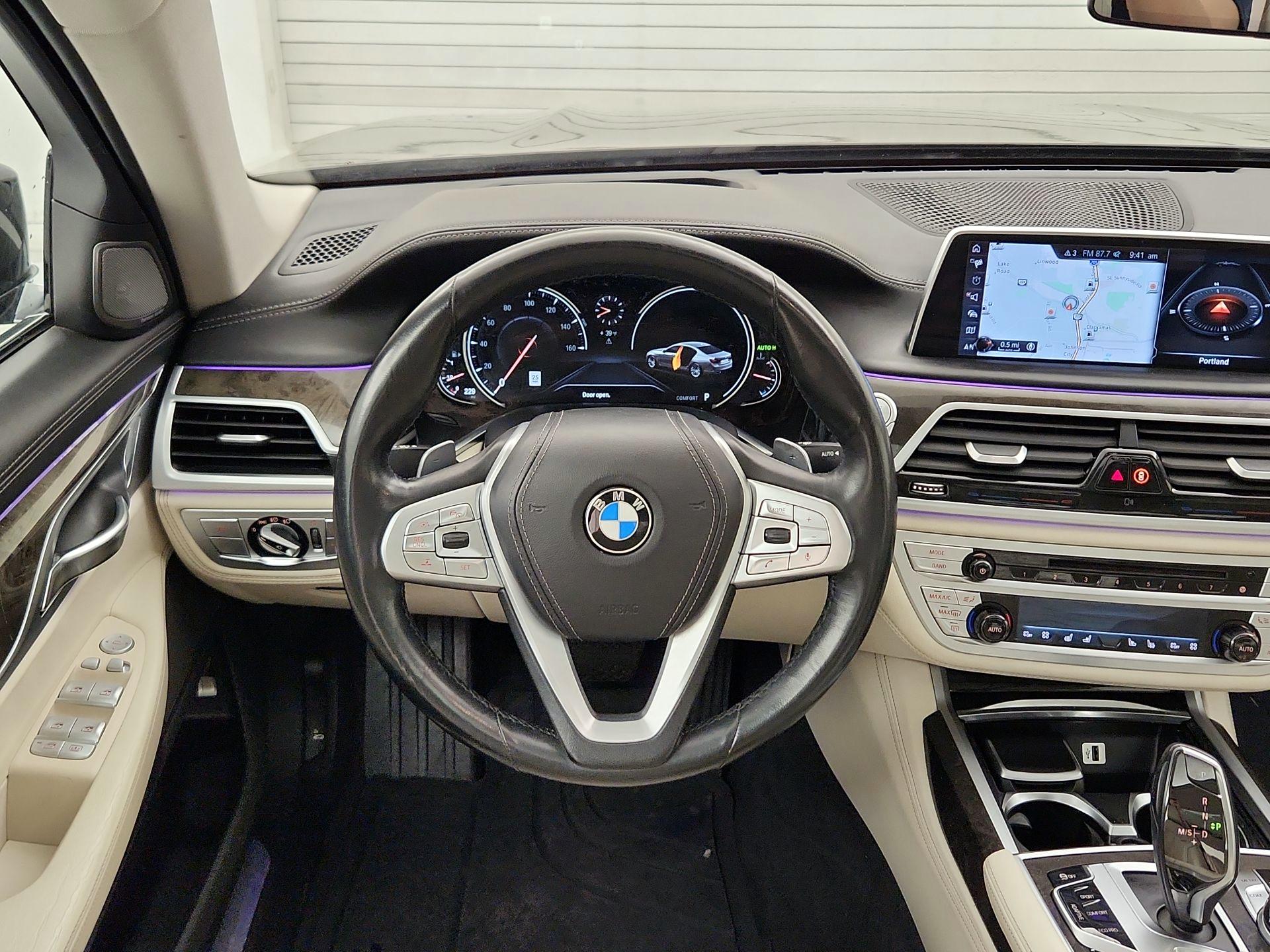 Thumbnail: 2017 BMW 7 Series - 10