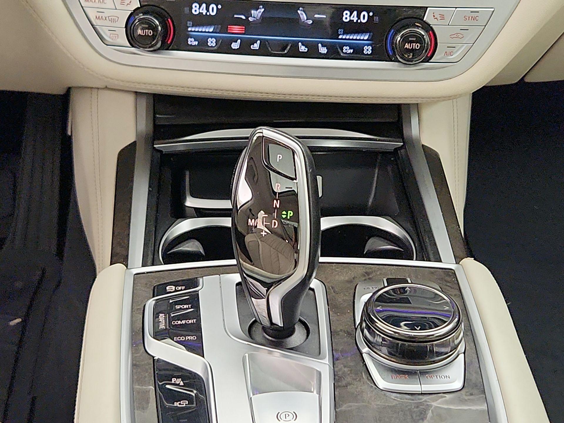 Thumbnail: 2017 BMW 7 Series - 18