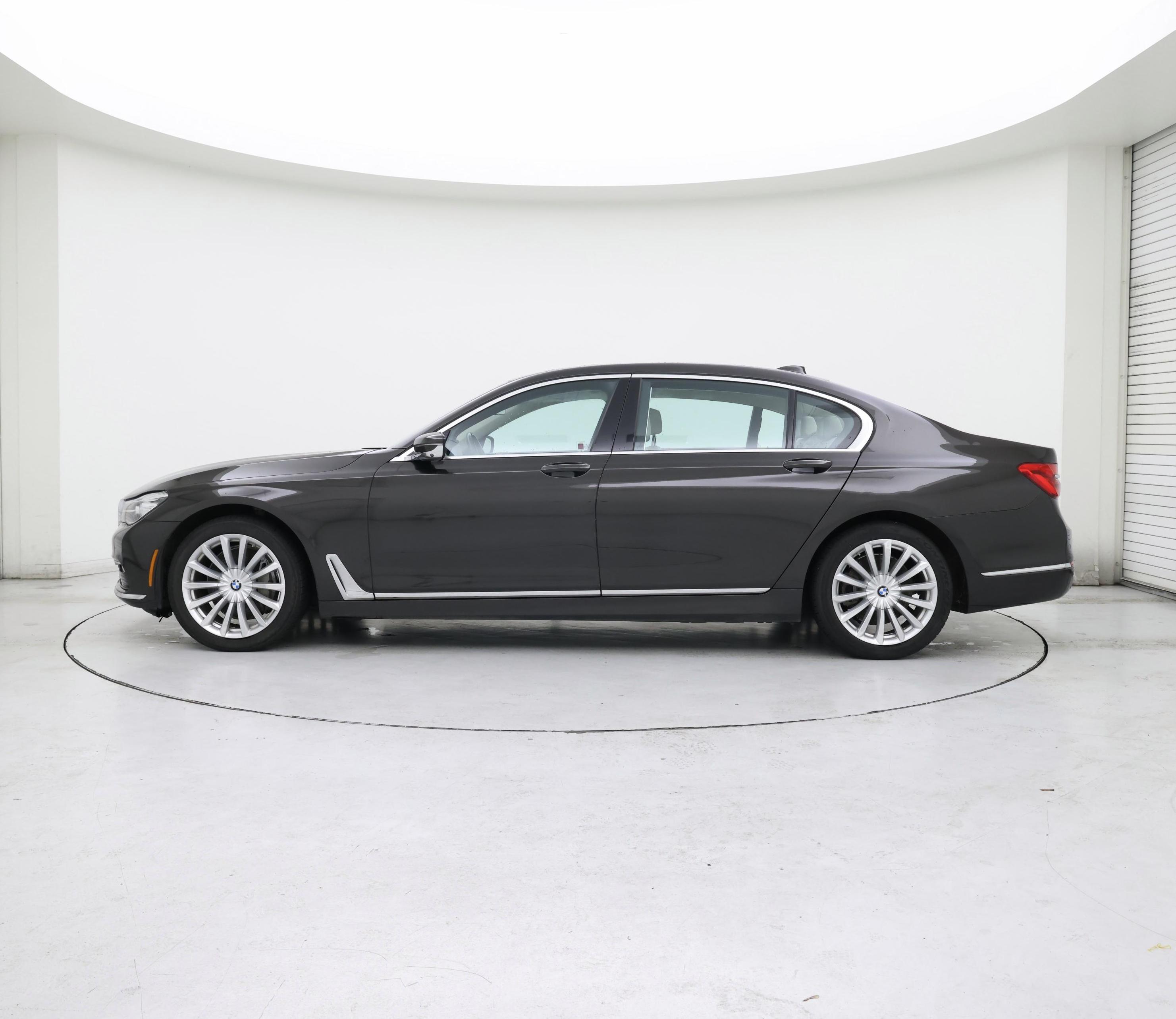 Thumbnail: 2017 BMW 7 Series - 3