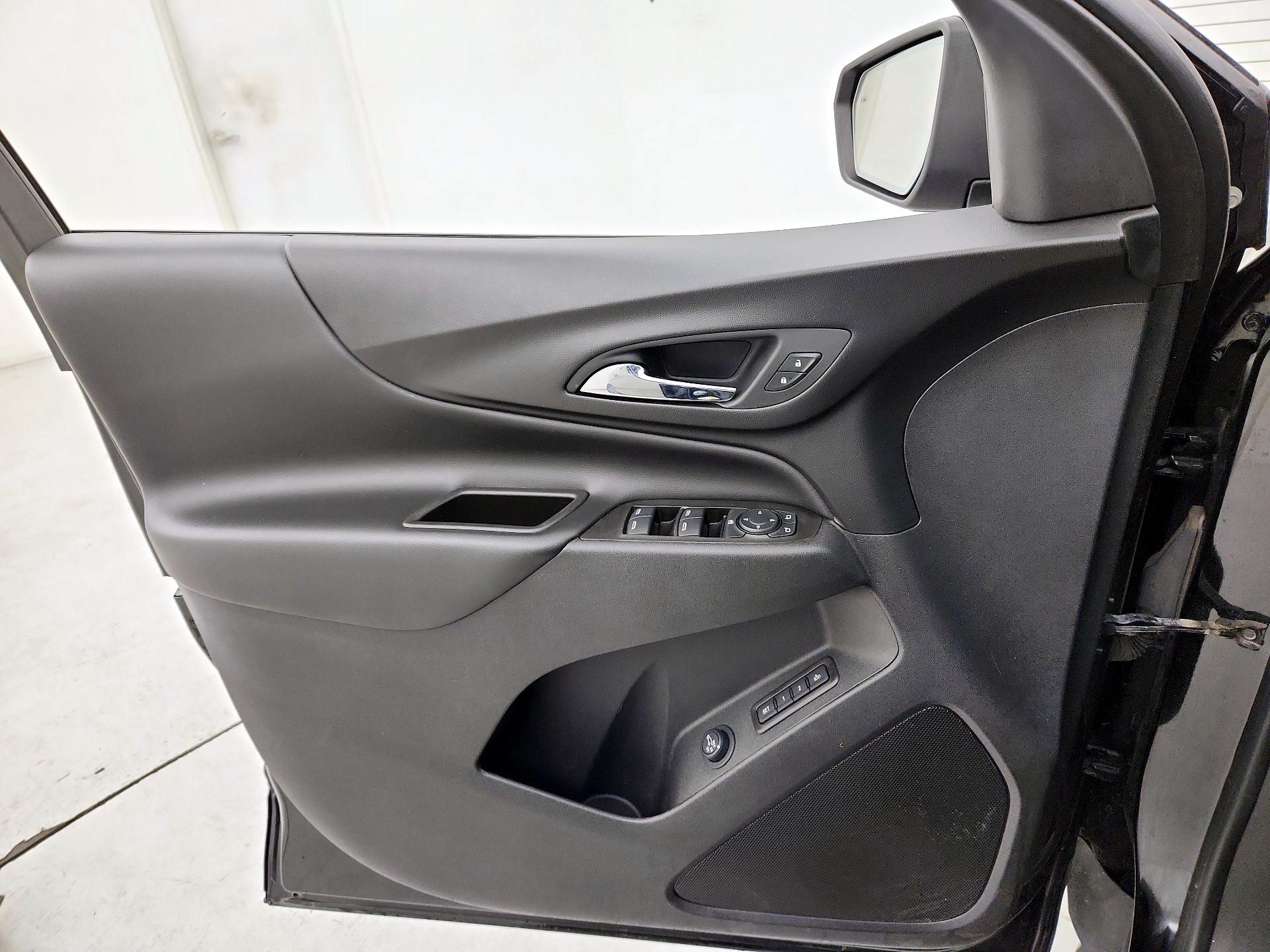 Thumbnail: 2021 Chevrolet Equinox - 12