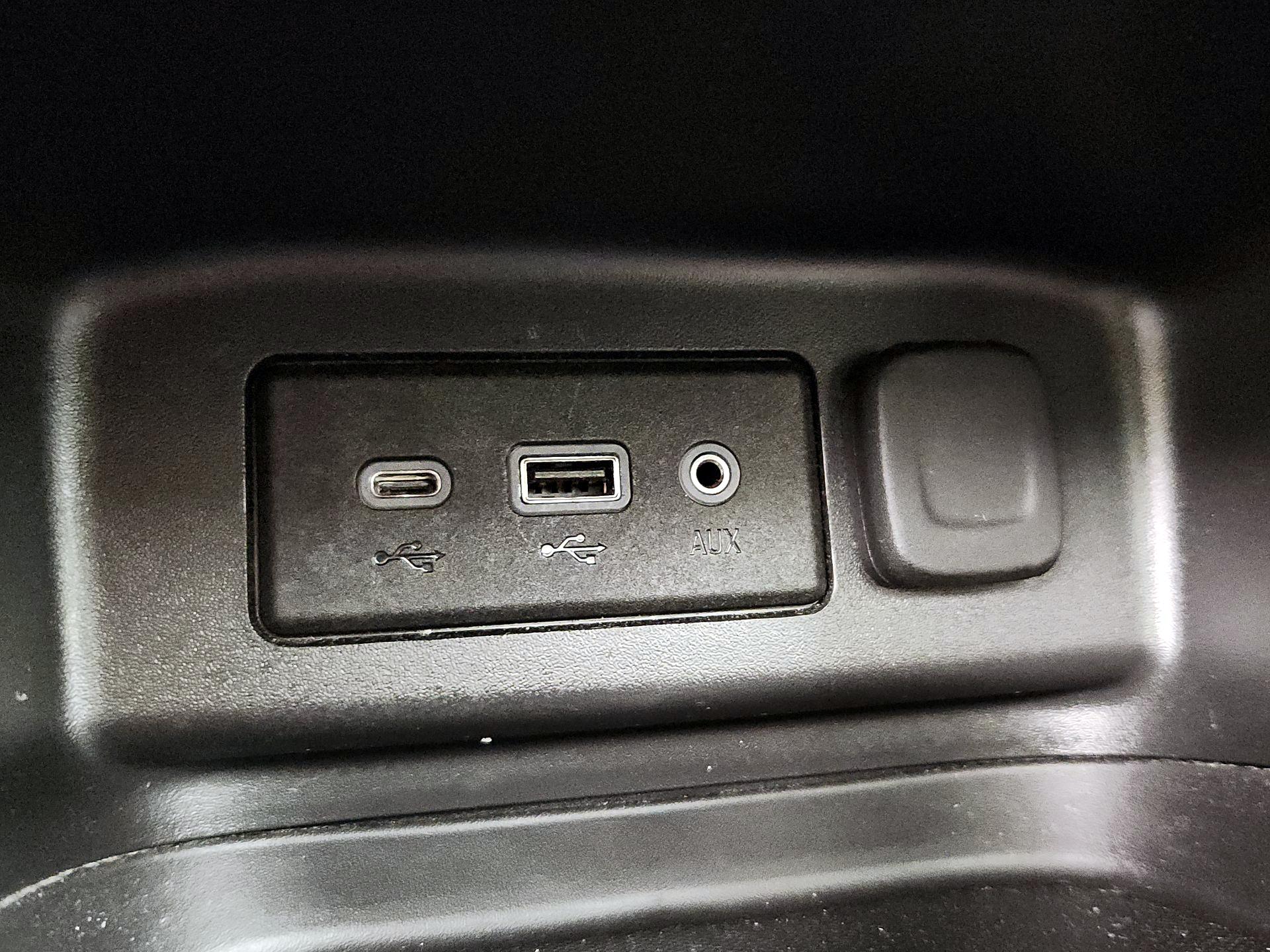 Thumbnail: 2021 Chevrolet Equinox - 18