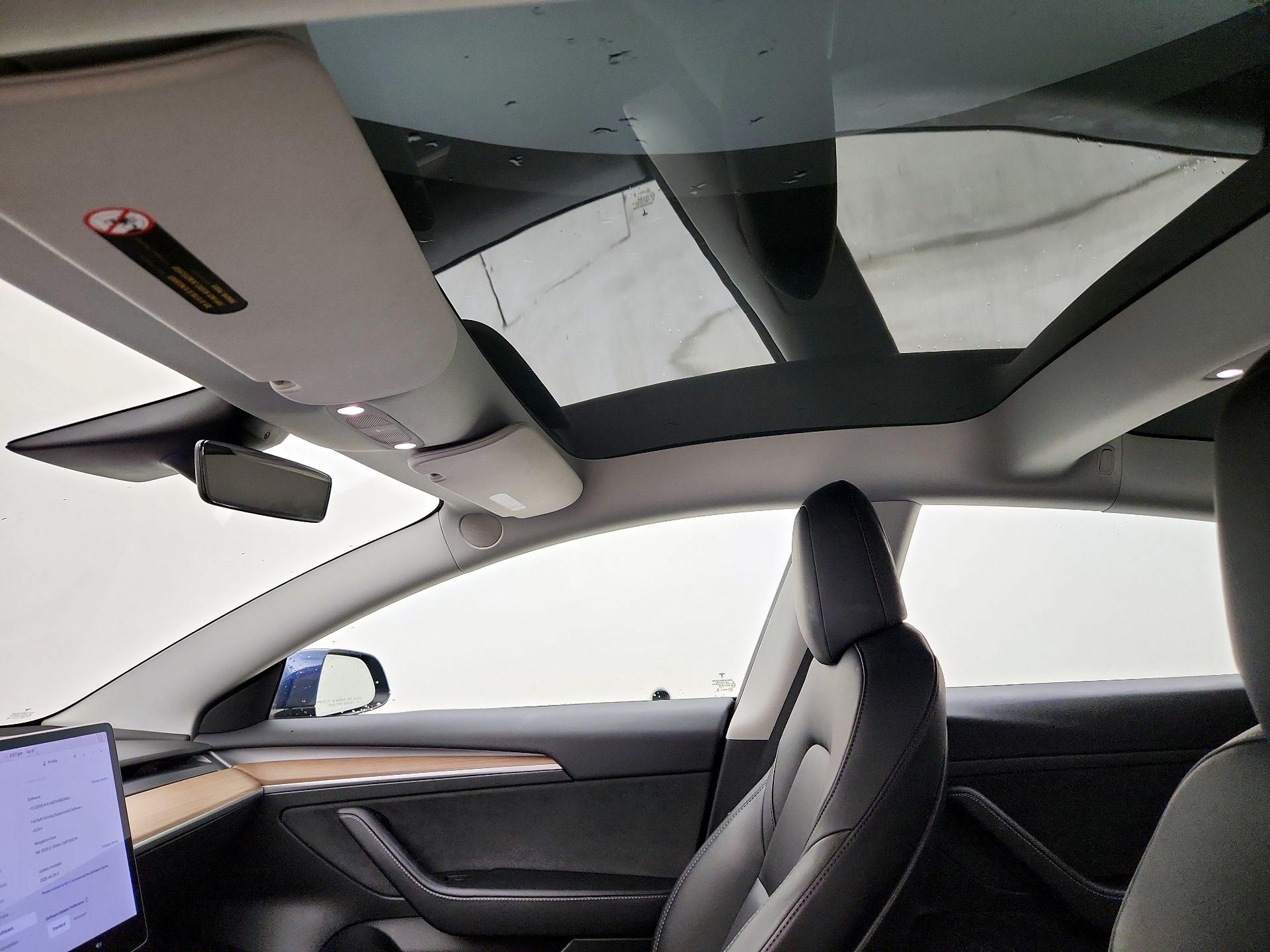 Thumbnail: 2022 Tesla Model 3 - 19