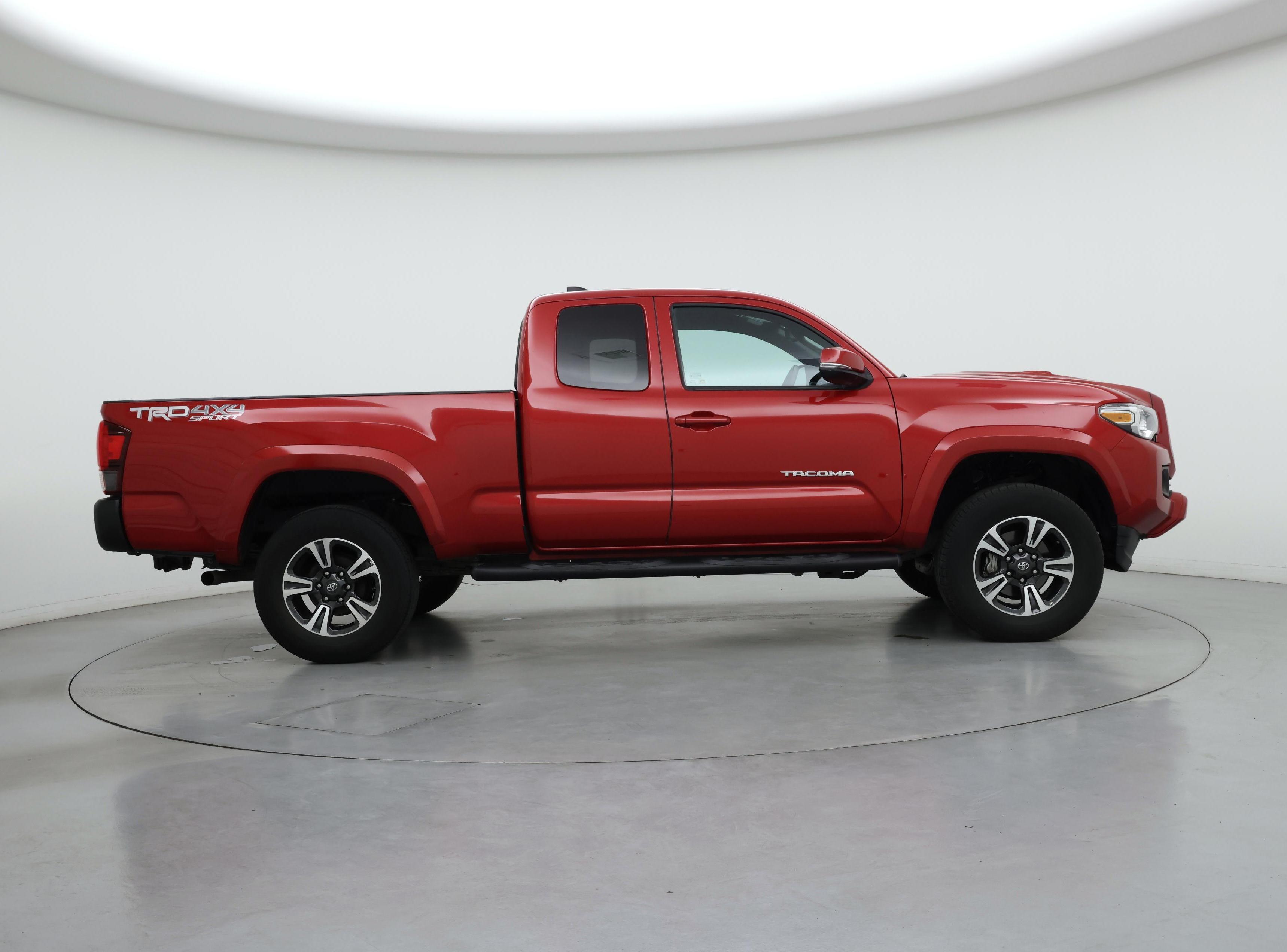 Thumbnail: 2019 Toyota Tacoma - 7