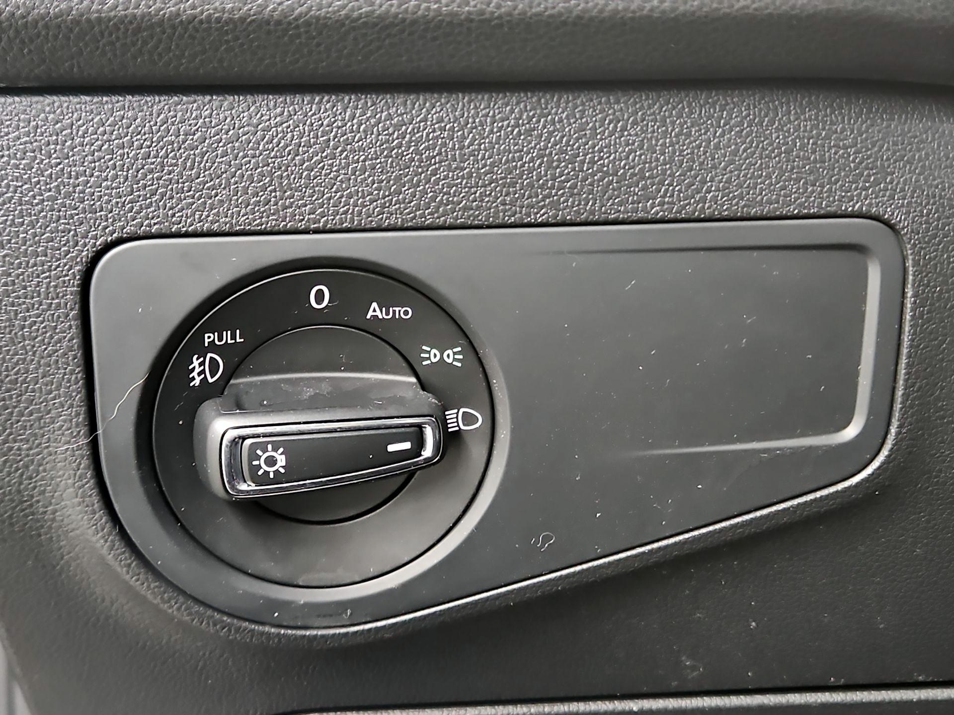 Thumbnail: 2019 Volkswagen Tiguan - 13