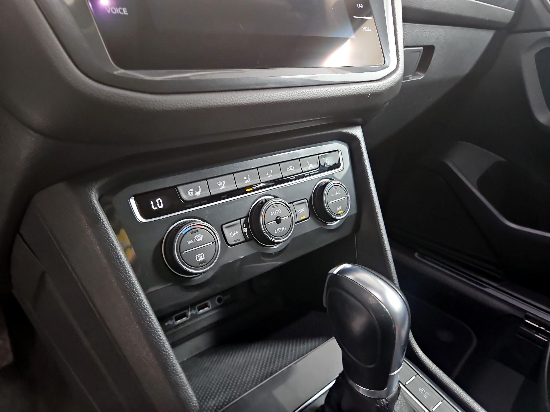 Thumbnail: 2019 Volkswagen Tiguan - 17