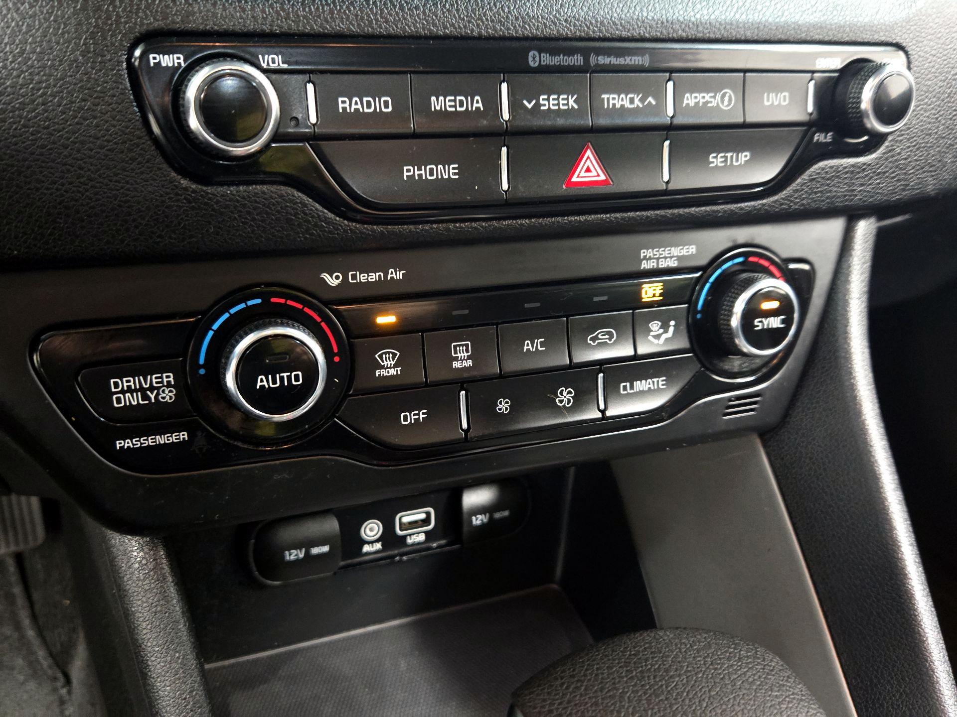 Thumbnail: 2018 Kia Niro - 16