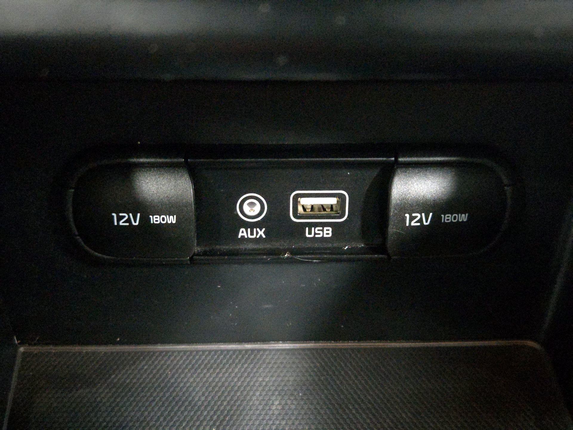 Thumbnail: 2018 Kia Niro - 18