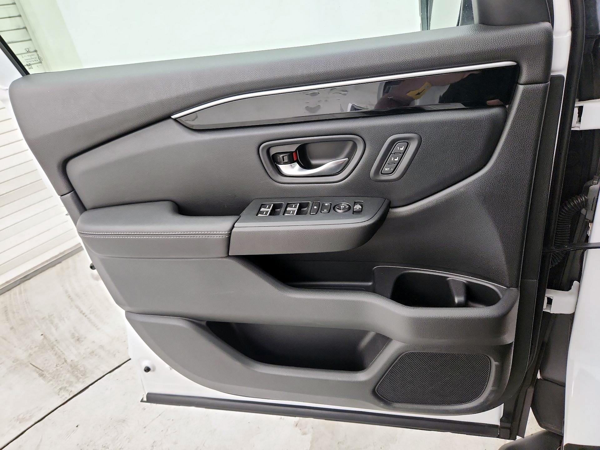 Thumbnail: 2024 Honda Pilot - 12