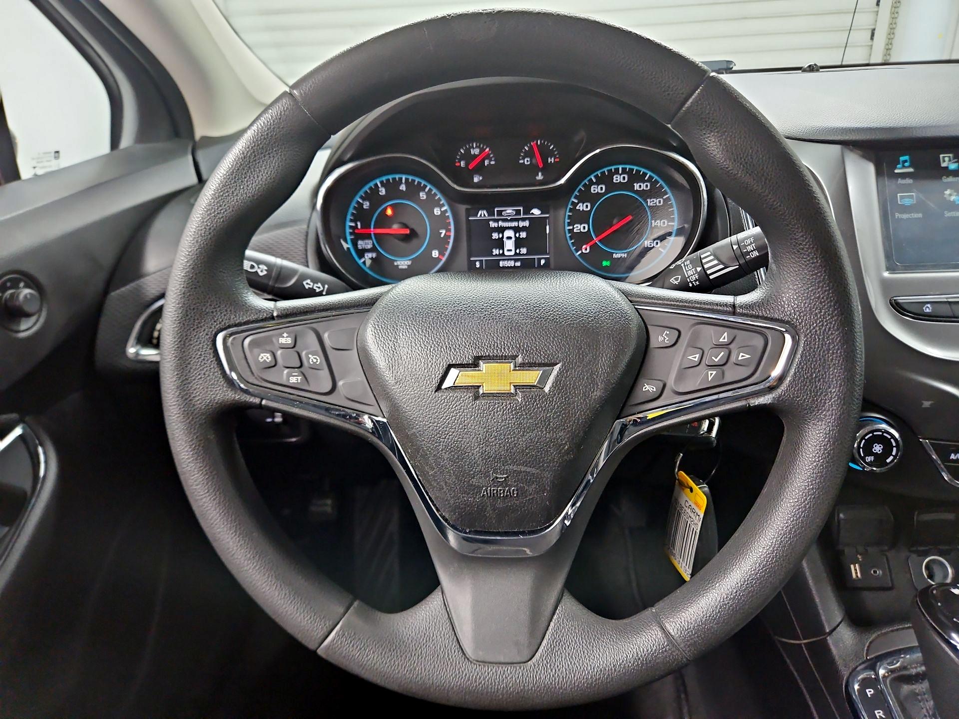 Thumbnail: 2017 Chevrolet Cruze - 10